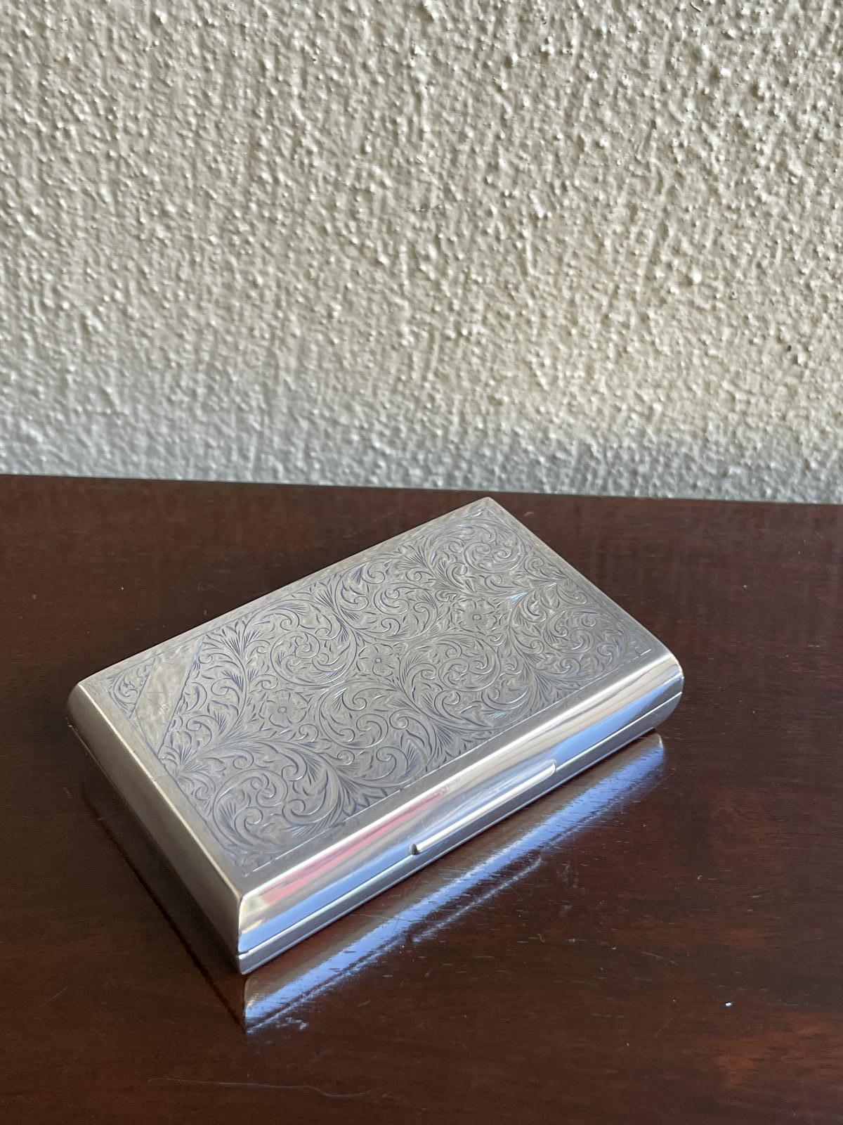 Elizabeth II Solid Silver Snuff Box (1 of 6) Elizabeth II Solid Silver Snuff Box (1 of 6)