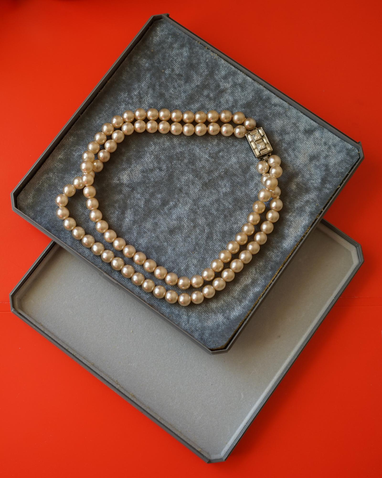 One Size Art Deco Boxed Faux Pearl Necklace / Choker with Push / Pull Fastener - Ideal Birthday / Xmas Gift (1 of 8) One Size Art Deco Boxed Faux Pearl Necklace / Choker with Push / Pull Fastener - Ideal Birthday / Xmas Gift (1 of 8)