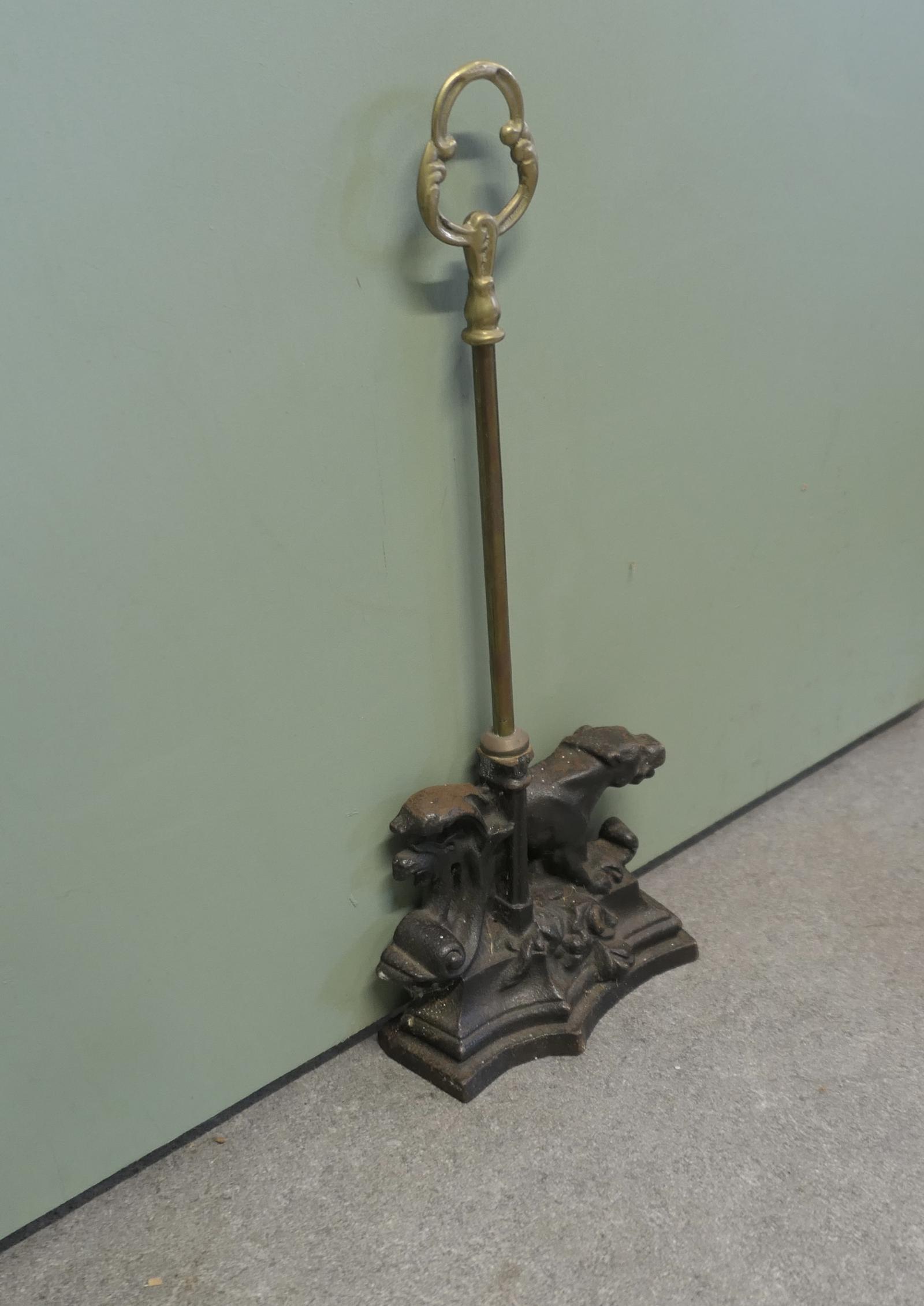 19th Century Cast Iron Door Stop, Door Porter (1 of 7) 19th Century Cast Iron Door Stop, Door Porter (1 of 7)