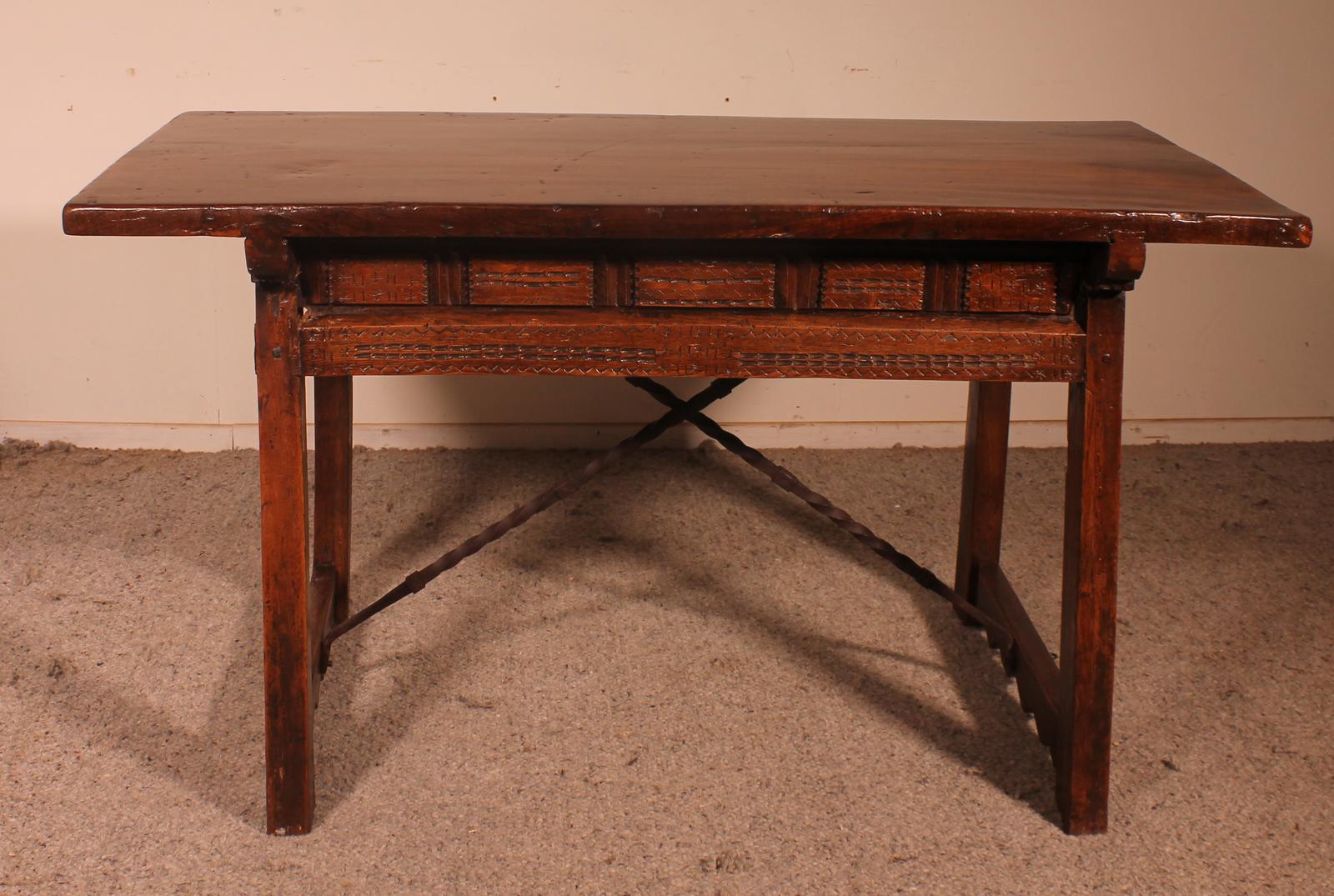 17th Century Spanish Table with Three Drawers in Chestnut (1 of 11)