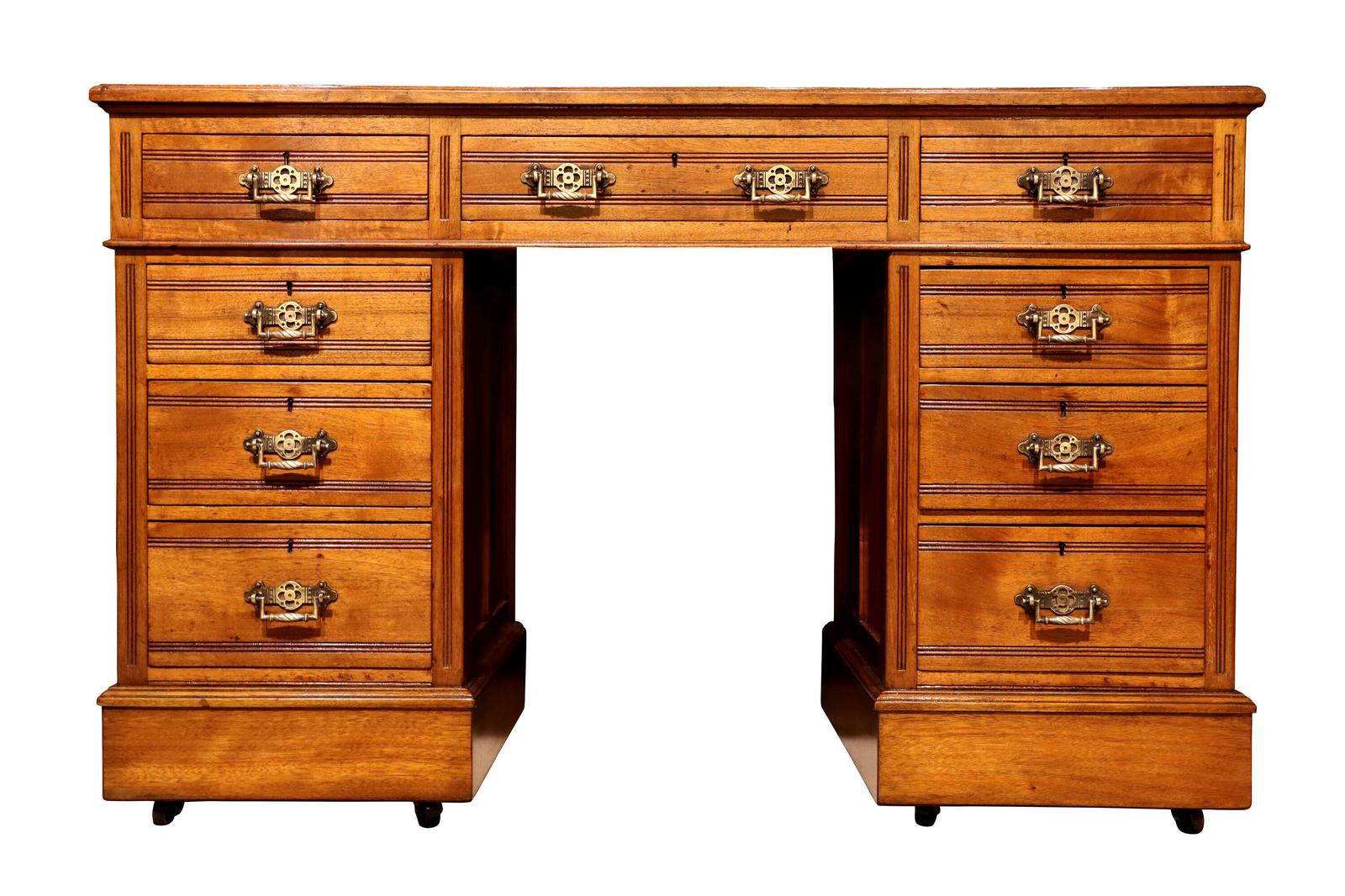 A Good Quality Victorian Walnut Pedestal Desk, circa 1880 (1 of 5)