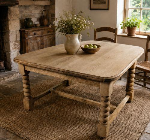 Bleached Oak Farmhouse / Kitchen/ Dining Table (1 of 4) Bleached Oak Farmhouse / Kitchen/ Dining Table (1 of 4)