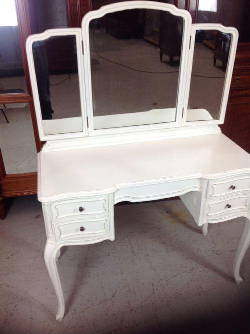 Painted French Dressing Table (1 of 5) Painted French Dressing Table (1 of 5)