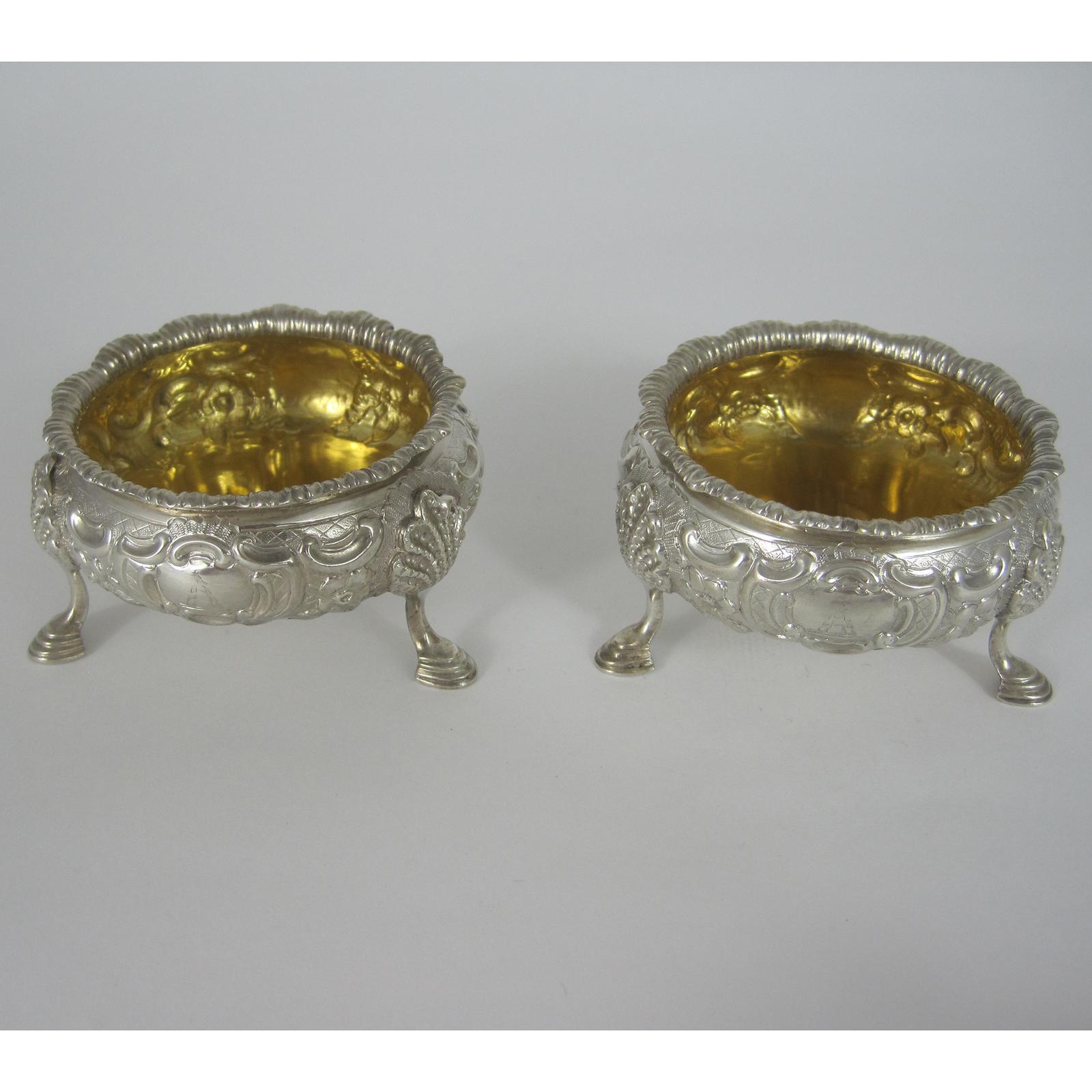 Pair of Good Quality Victorian Silver Salt Cellars (1 of 7)
