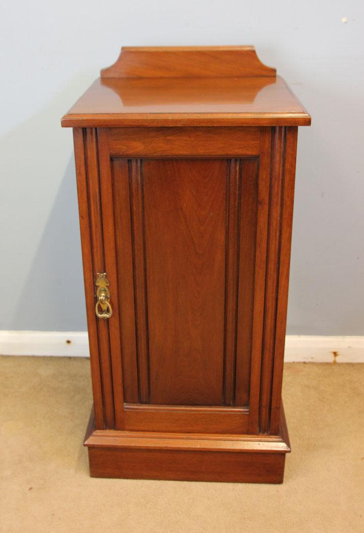 Antique Walnut Bedside Cabinet (No12502) (1 of 8)