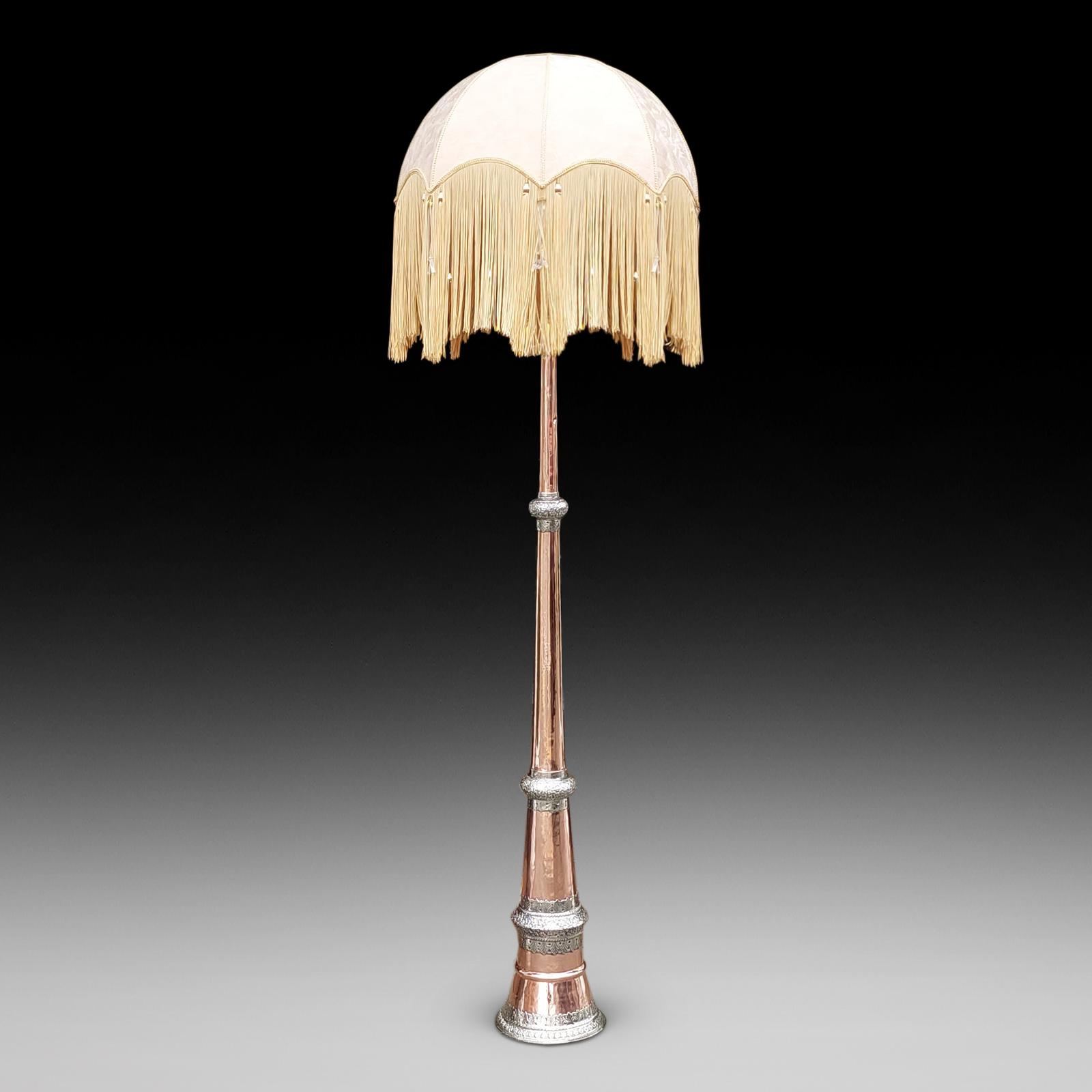 19th Century Tibetan Ceremonial Copper Horn Standard Lamp (1 of 8) 19th Century Tibetan Ceremonial Copper Horn Standard Lamp (1 of 8)