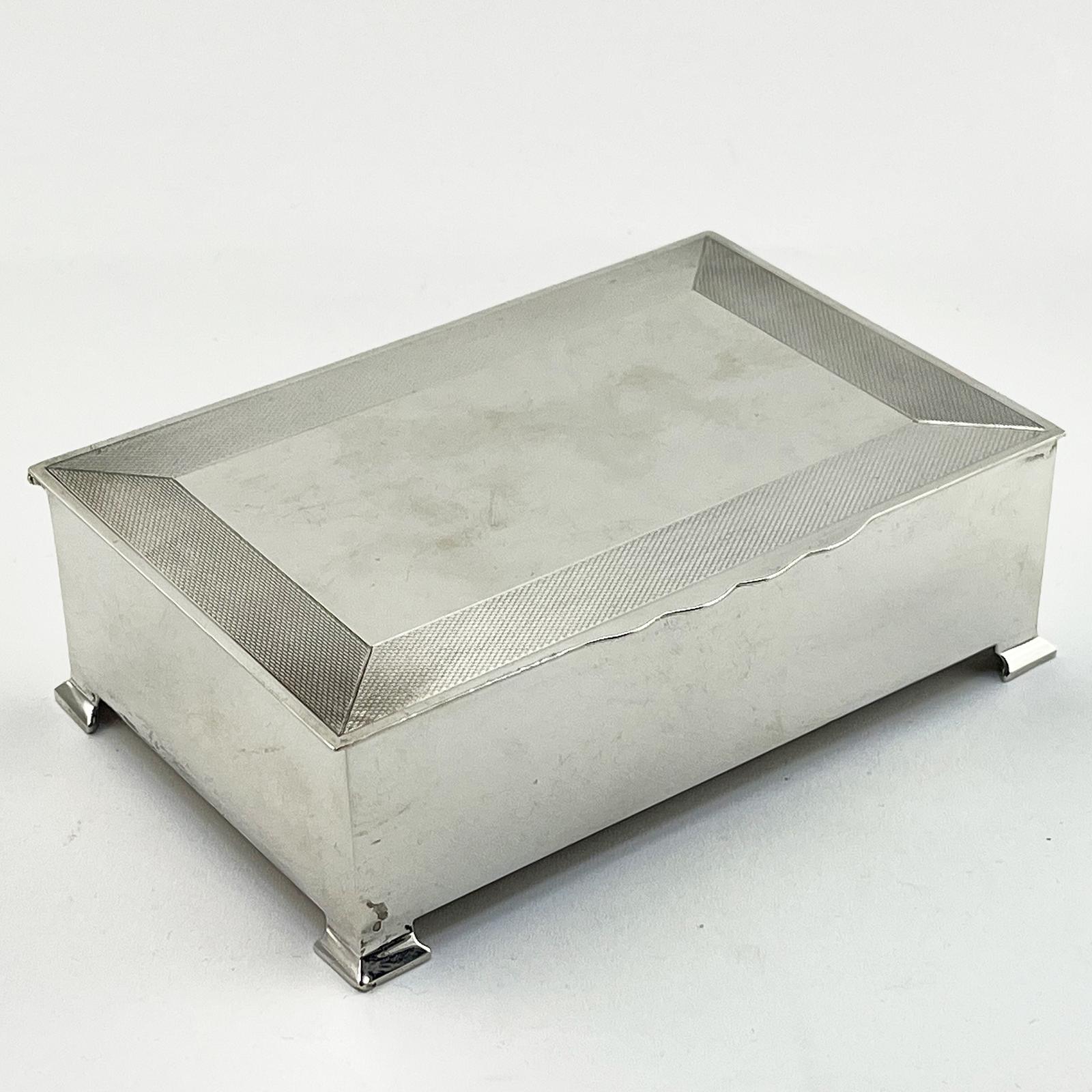 Rectangular Sterling Silver Cigarette or Trinket Box (1 of 9) Rectangular Sterling Silver Cigarette or Trinket Box (1 of 9)