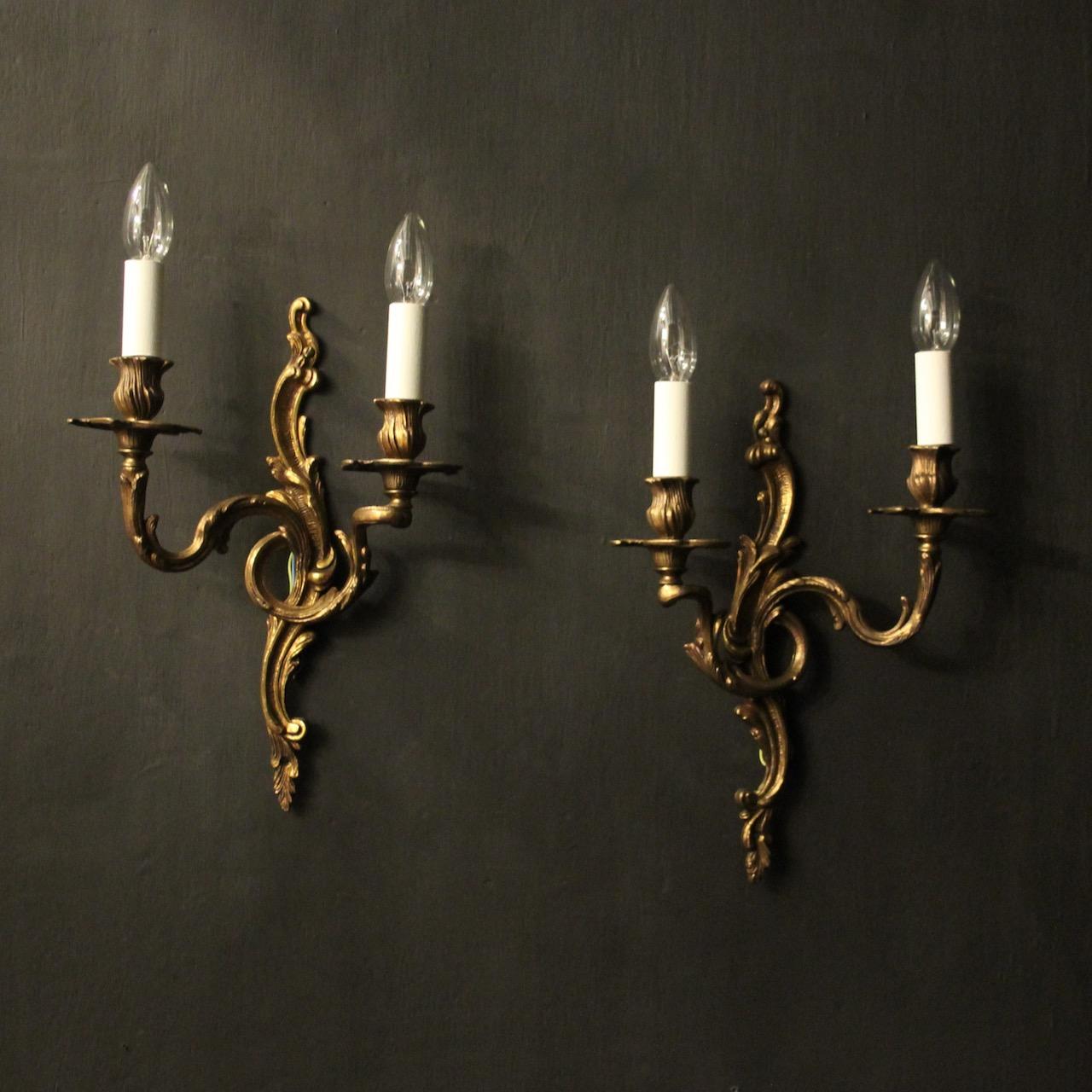 French Pair of Gilded Brass Wall Lights (1 of 10) French Pair of Gilded Brass Wall Lights (1 of 10)