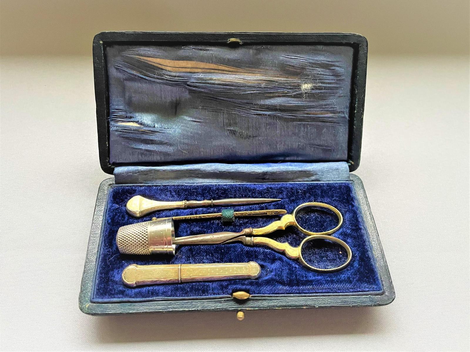 French Silver Gilt Sewing Necessaire (1 of 8) French Silver Gilt Sewing Necessaire (1 of 8)