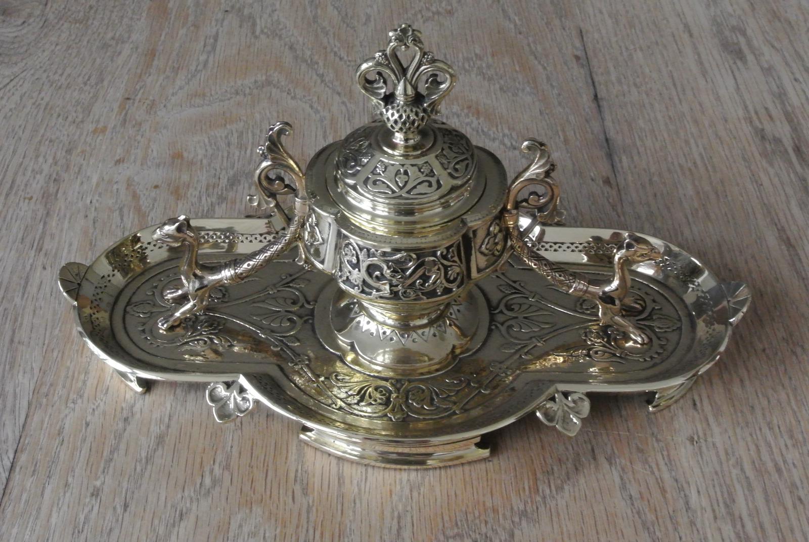 Fine Victorian Large Aesthetic Movement Brass Inkstand Brass Inkwell (1 of 10)