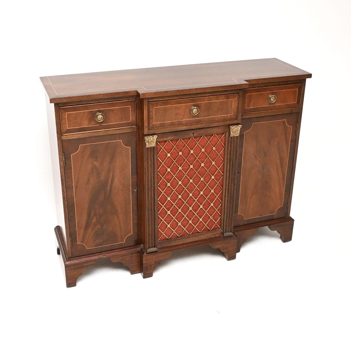 Georgian Style Mahogany Grill Front Sideboard (1 of 10) Georgian Style Mahogany Grill Front Sideboard (1 of 10)