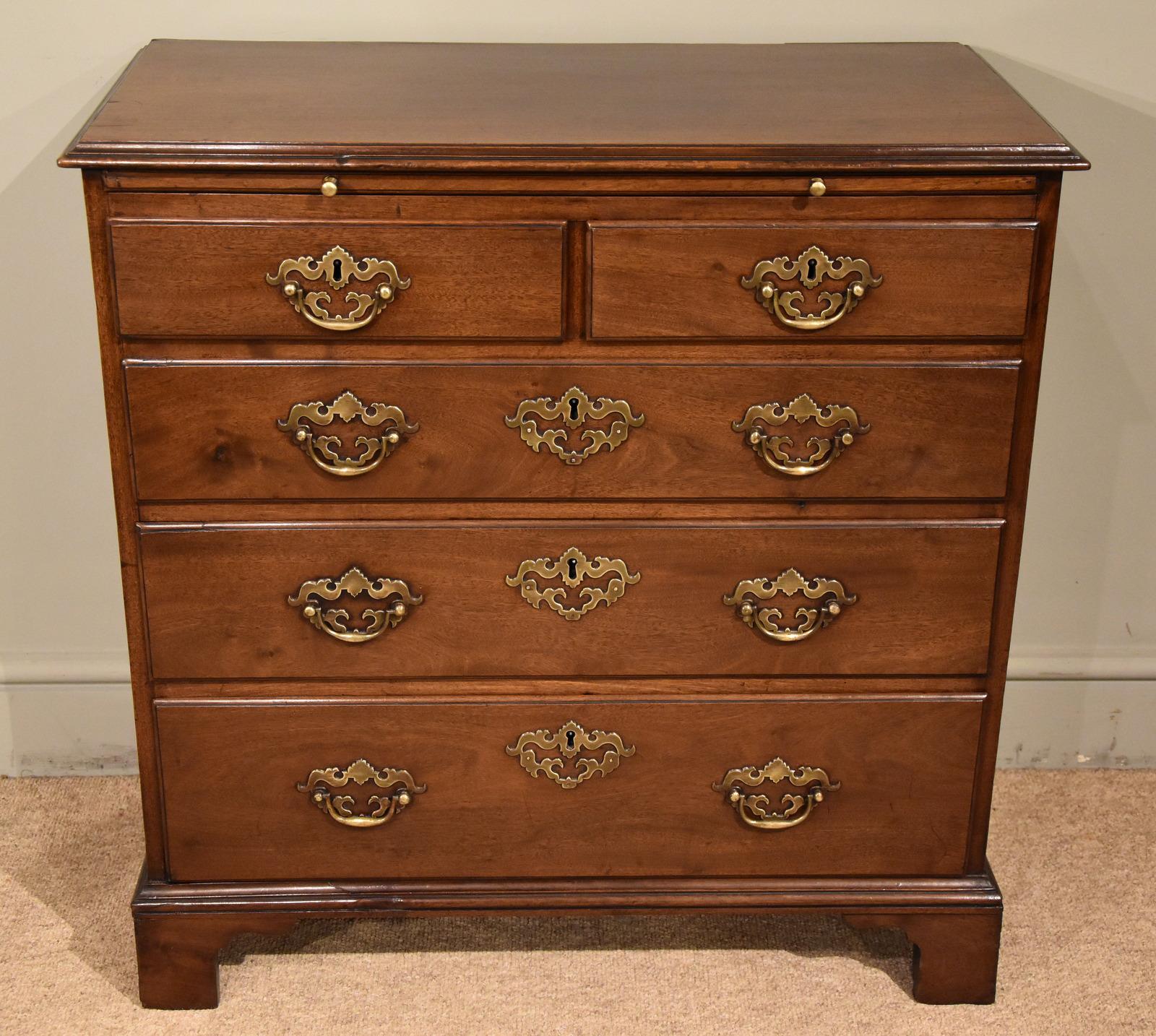 Small Chest of Drawers George III Virginia Walnut (1 of 10) Small Chest of Drawers George III Virginia Walnut (1 of 10)