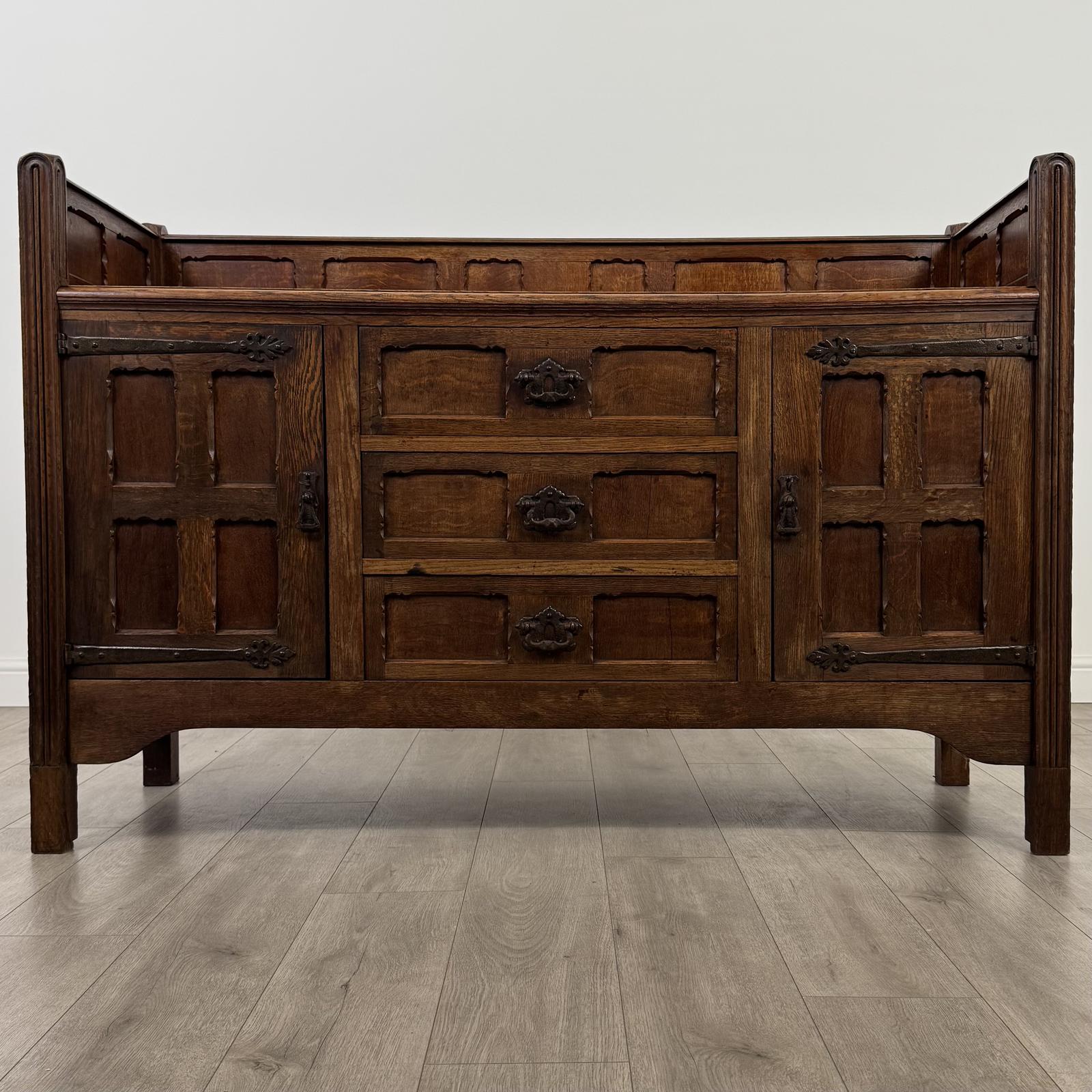Antique 20th Century Fine Quality Sideboard In Oak (1 of 12)