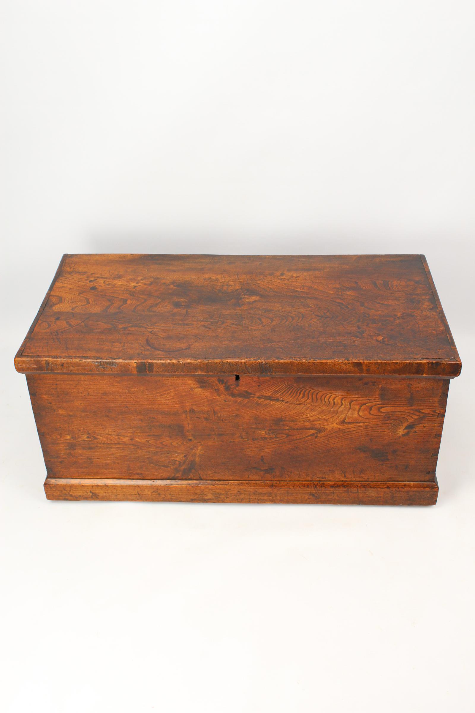 Antique Georgian Elm Blanket Chest / Coffee Table (1 of 13)