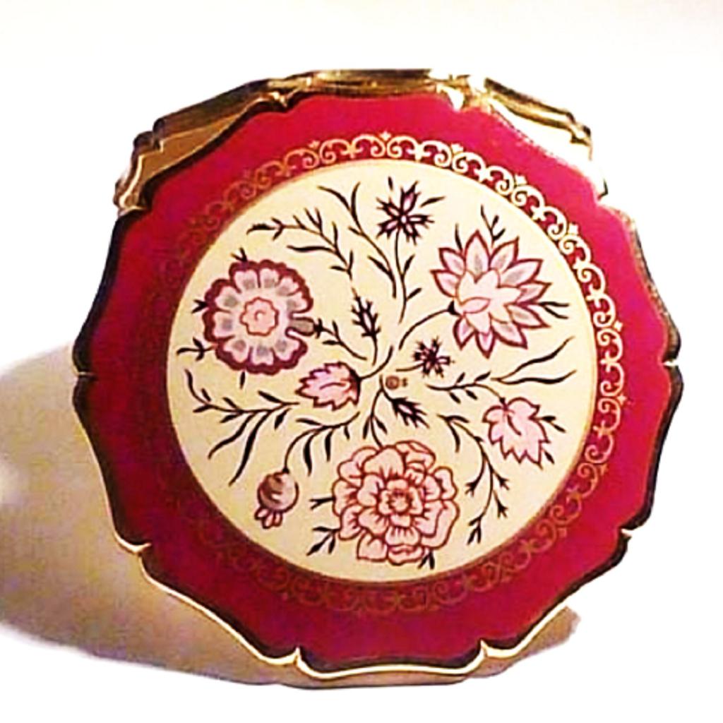 Pink & Burgundy Stratton Powder Compact (1 of 7)