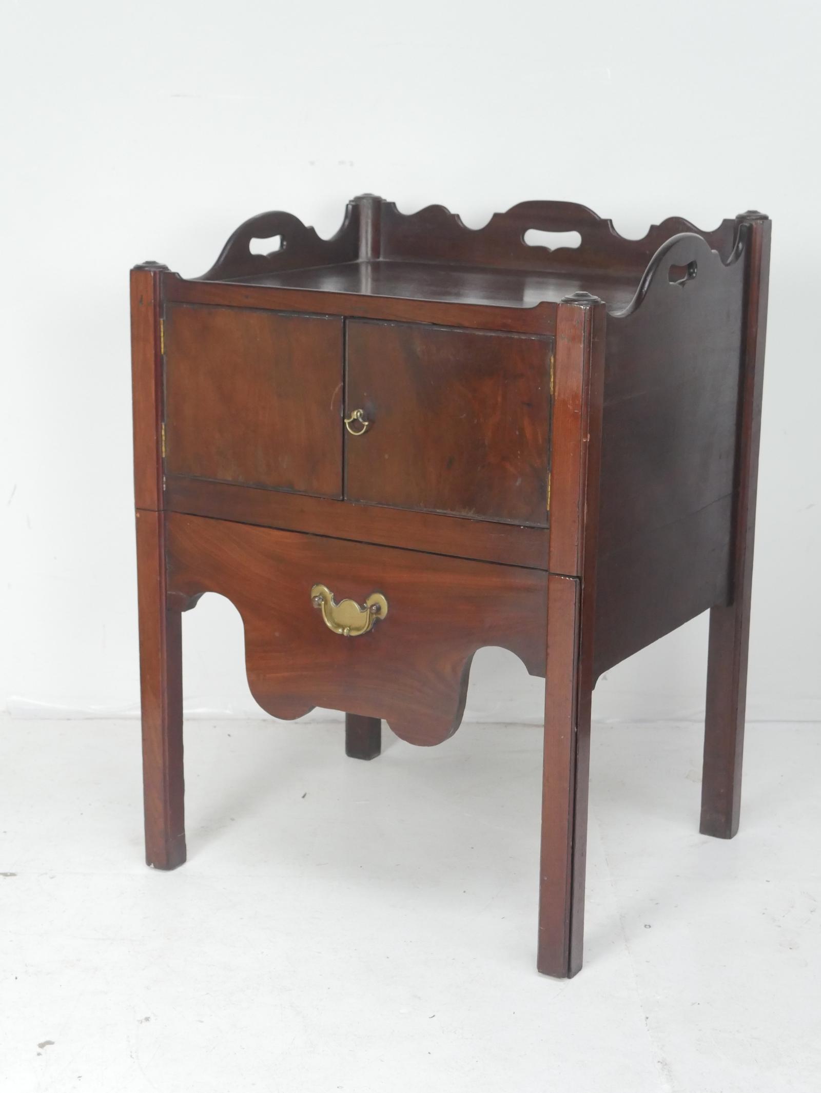 Georgian Tray Top Bedside Cabinet 57cm Wide (1 of 8) Georgian Tray Top Bedside Cabinet 57cm Wide (1 of 8)