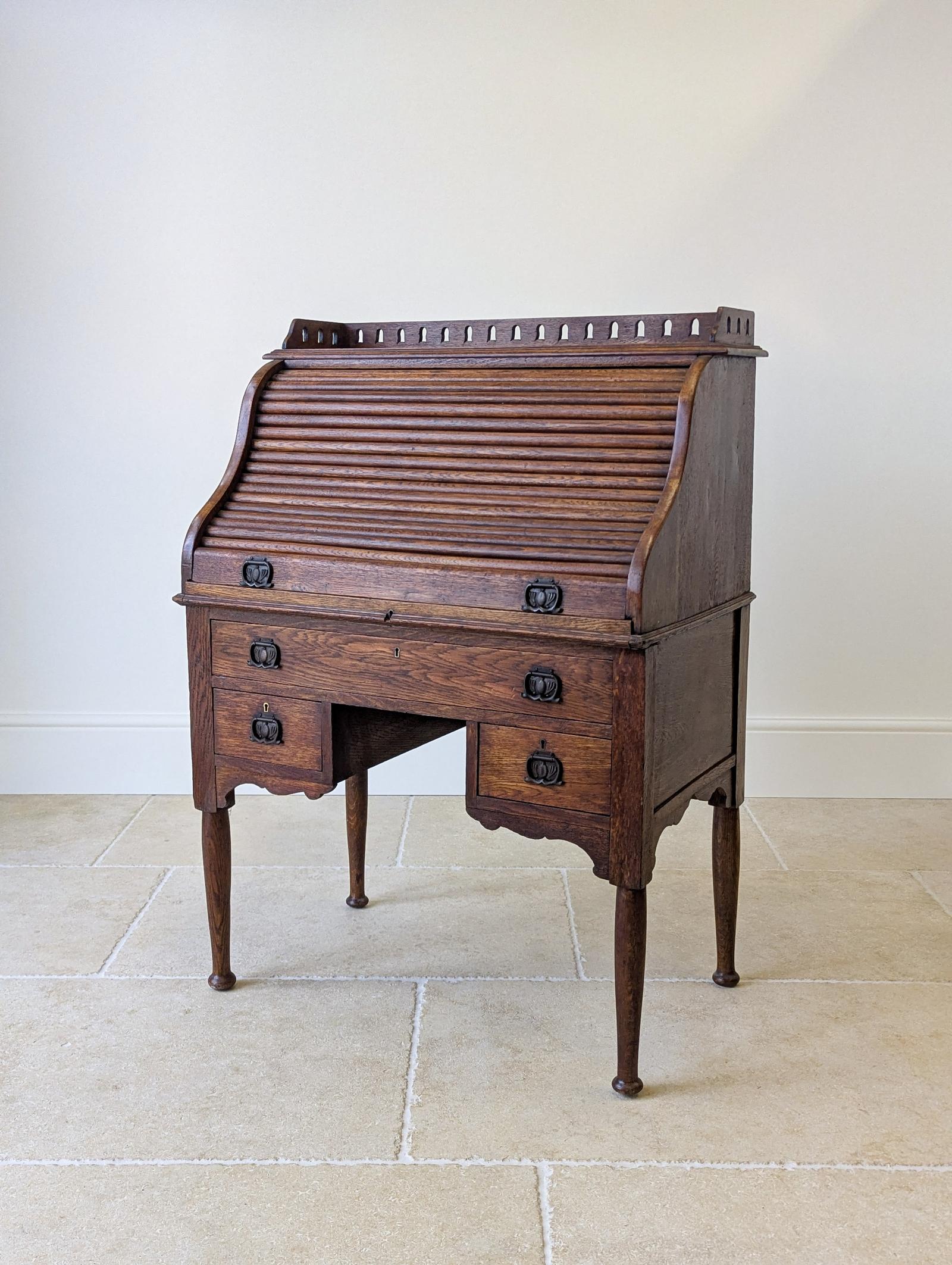 Antique Late Victorian Oak Roll Top Writing Desk c.1890 (1 of 19) Antique Late Victorian Oak Roll Top Writing Desk c.1890 (1 of 19)