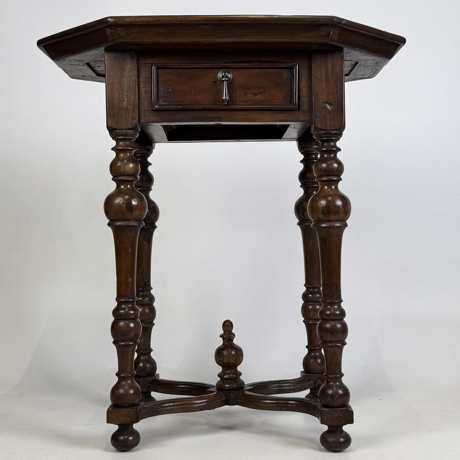 Antique 20th Century Hardwood William & Mary Style Side Table (1 of 10) Antique 20th Century Hardwood William & Mary Style Side Table (1 of 10)