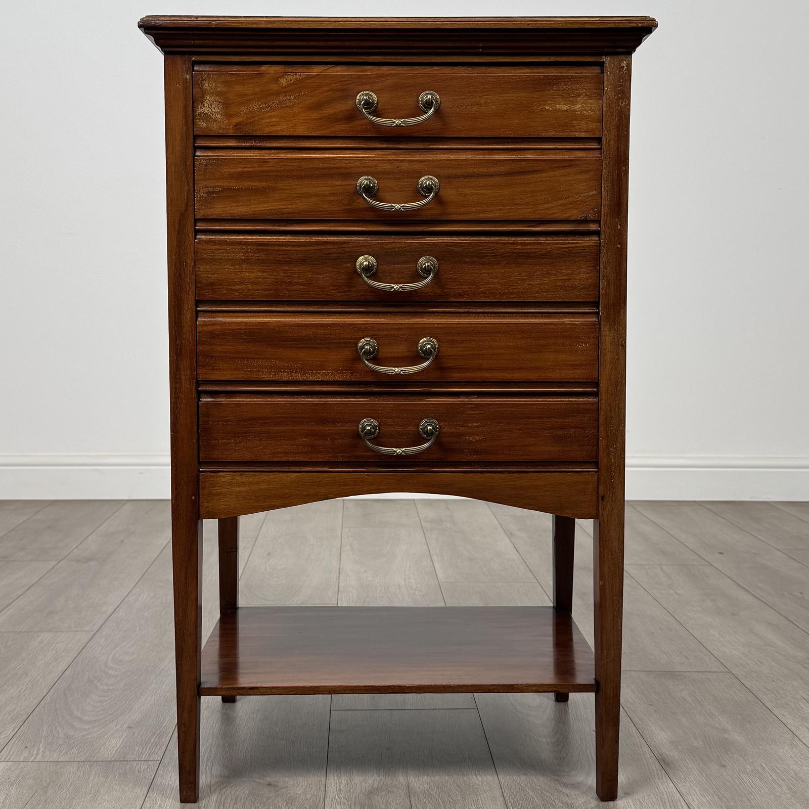 Antique 20th Century Good Quality Cabinet in Mahogany (1 of 12)