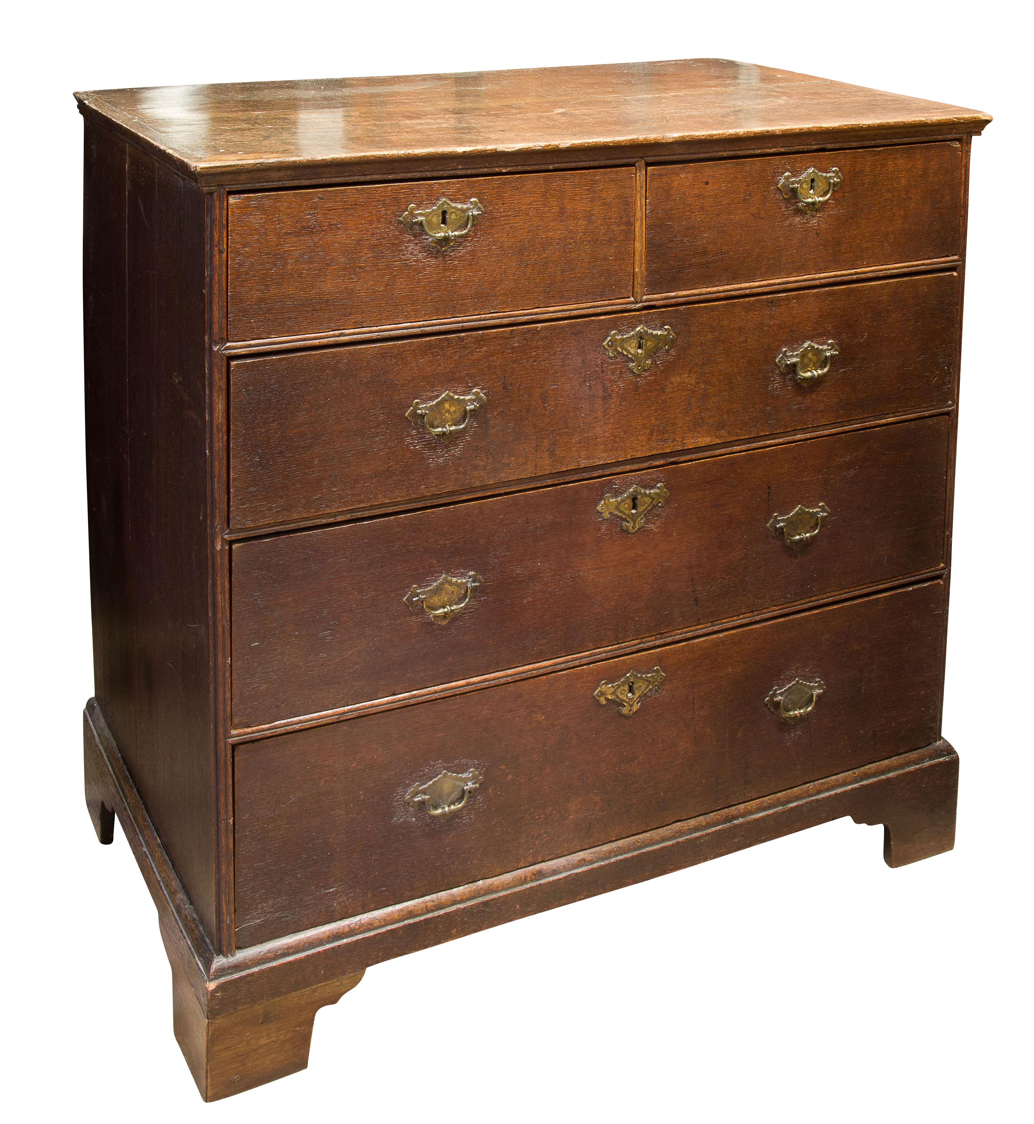 A Queen Anne Period Oak Chest of Drawers (1 of 1)