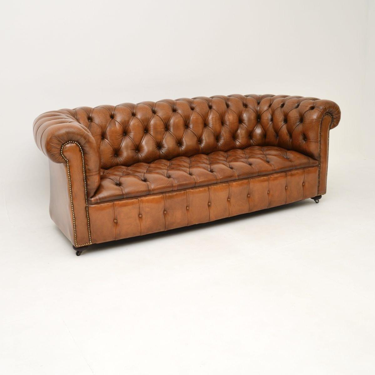 Deep Buttoned Leather Chesterfield Sofa (1 of 10) Deep Buttoned Leather Chesterfield Sofa (1 of 10)