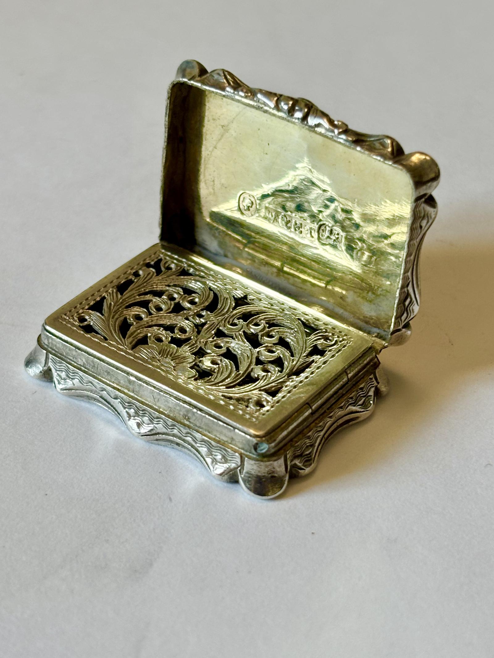 Silver Gilt Victorian Vinaigrette Birmingham 1844 William & Edward Turnpenny (1 of 11) Silver Gilt Victorian Vinaigrette Birmingham 1844 William & Edward Turnpenny (1 of 11)