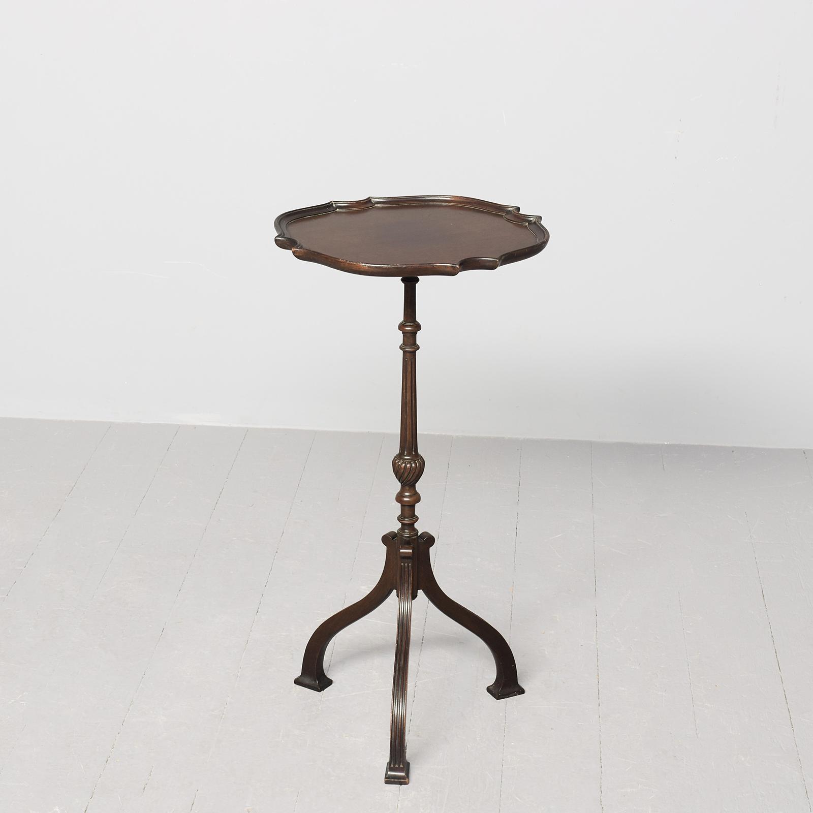 Georgian Style Mahogany Occasional Table c.1900 (1 of 7) Georgian Style Mahogany Occasional Table c.1900 (1 of 7)