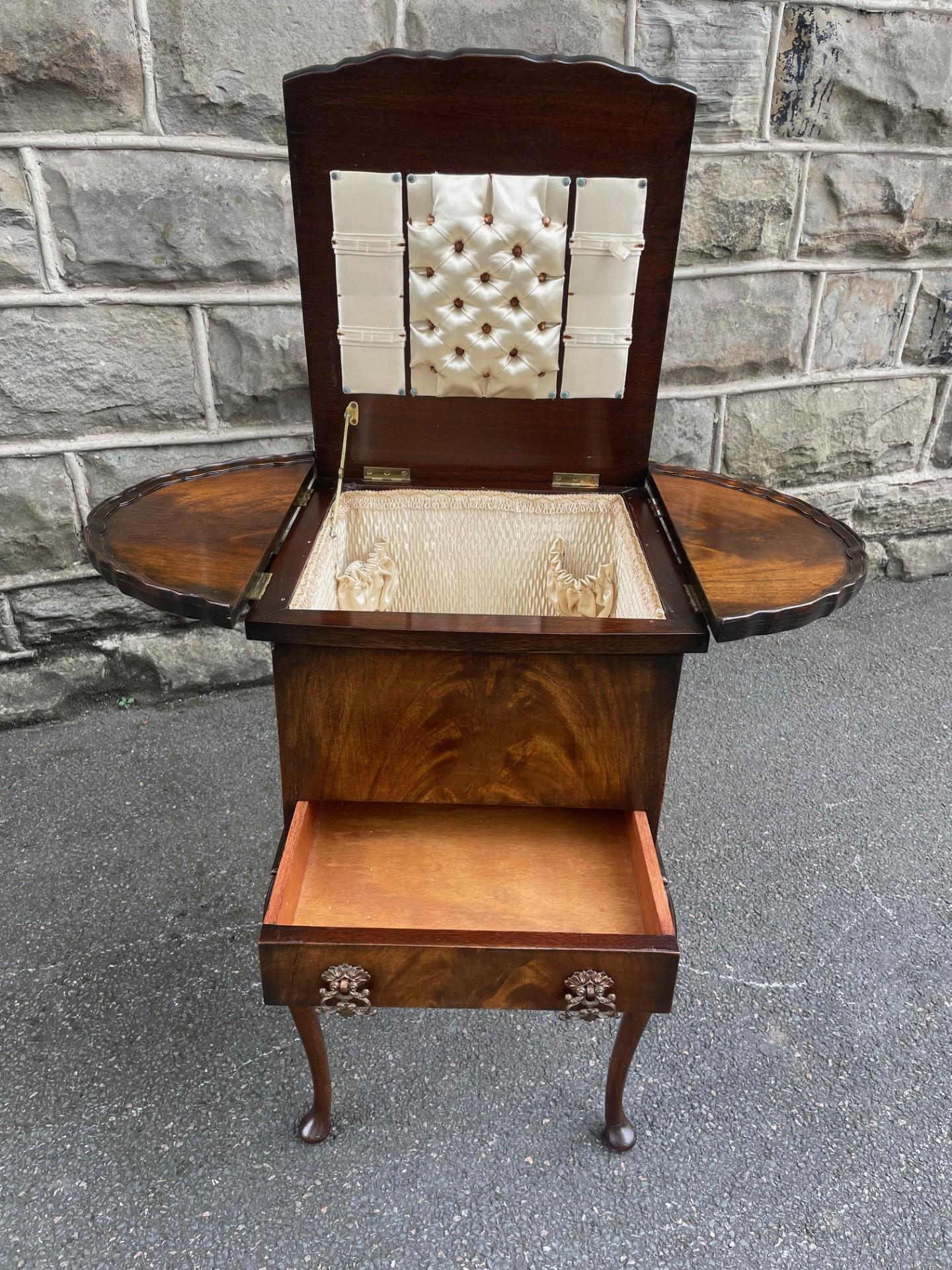 Antique Mahogany Ladies Sewing Table Sewing Box (1 of 11)
