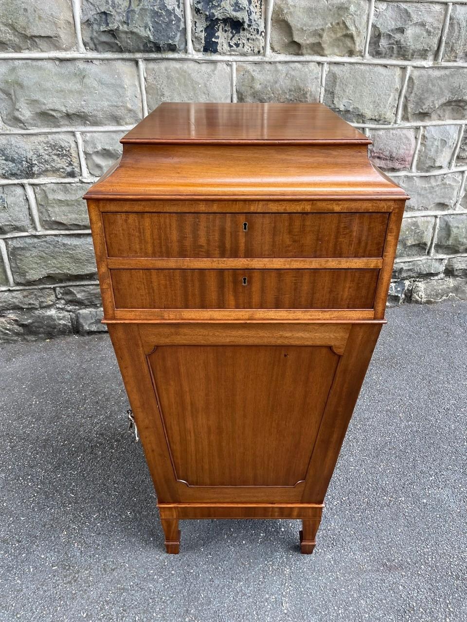 Antique Mahogany Pedestal Cutlery Cabinet Collectors Cabinet (1 of 15) Antique Mahogany Pedestal Cutlery Cabinet Collectors Cabinet (1 of 15)
