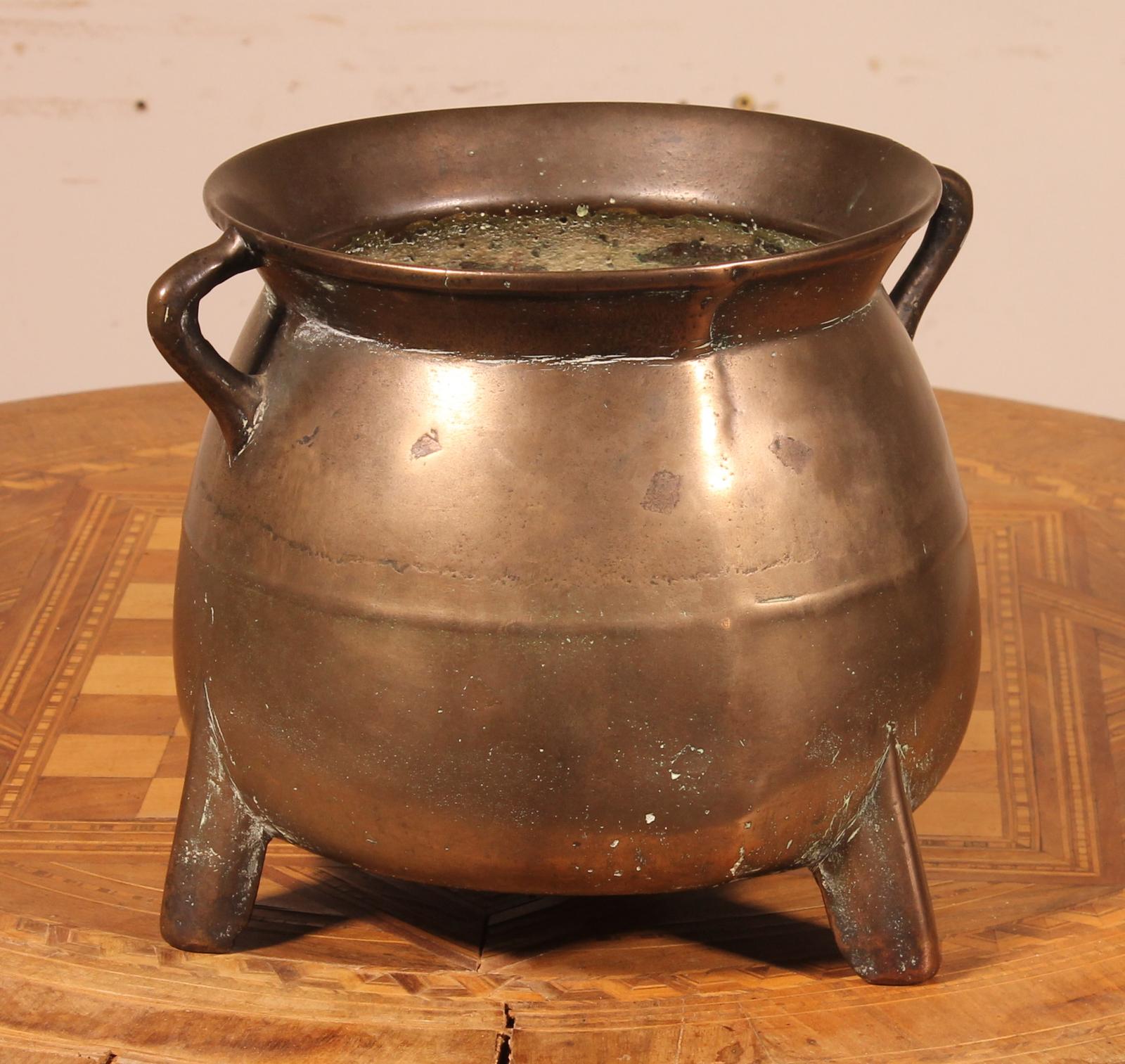 Bronze Pot, 16th Century (1 of 10) Bronze Pot, 16th Century (1 of 10)