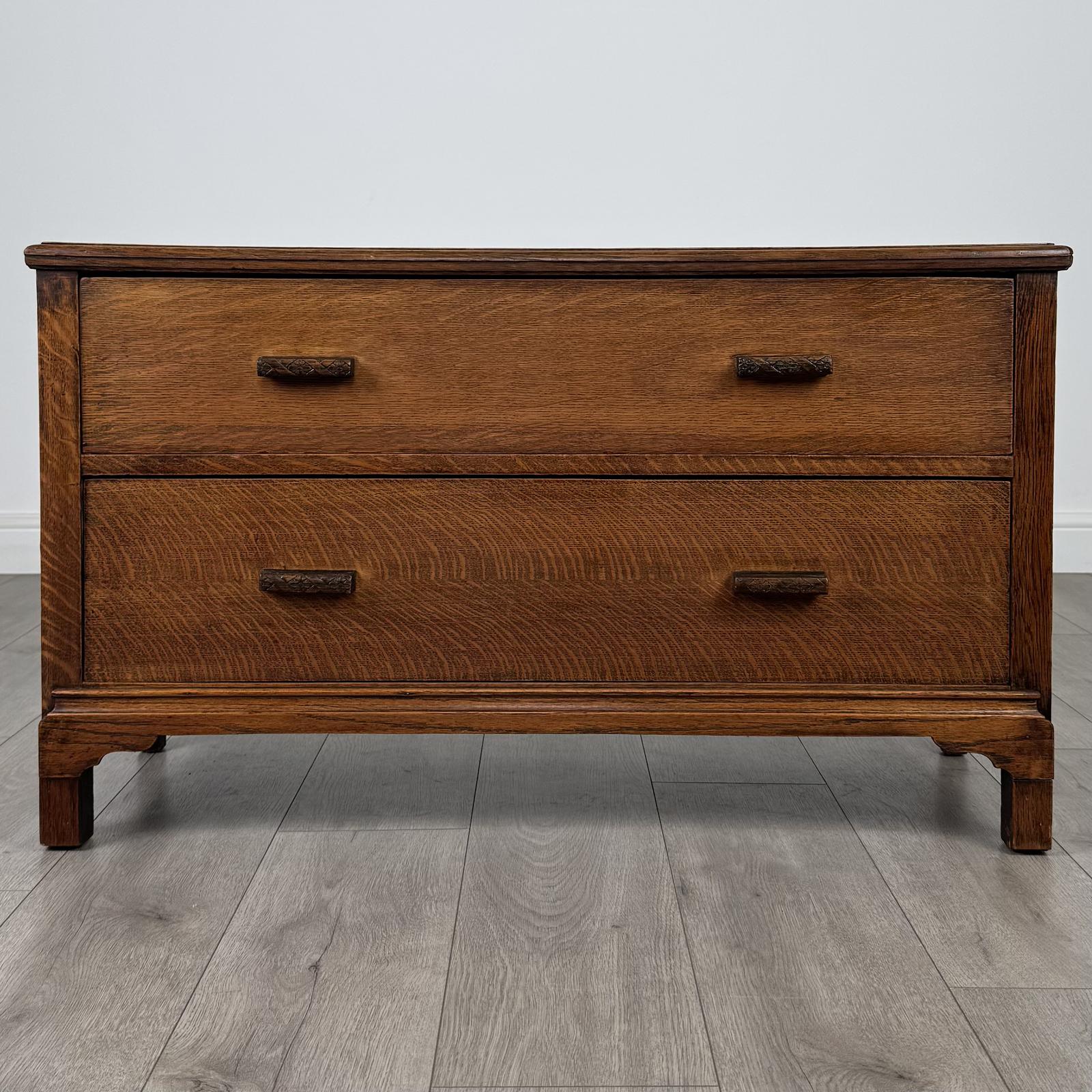Antique 20th Century Low Cabinet with Drawers in Oak (1 of 11) Antique 20th Century Low Cabinet with Drawers in Oak (1 of 11)