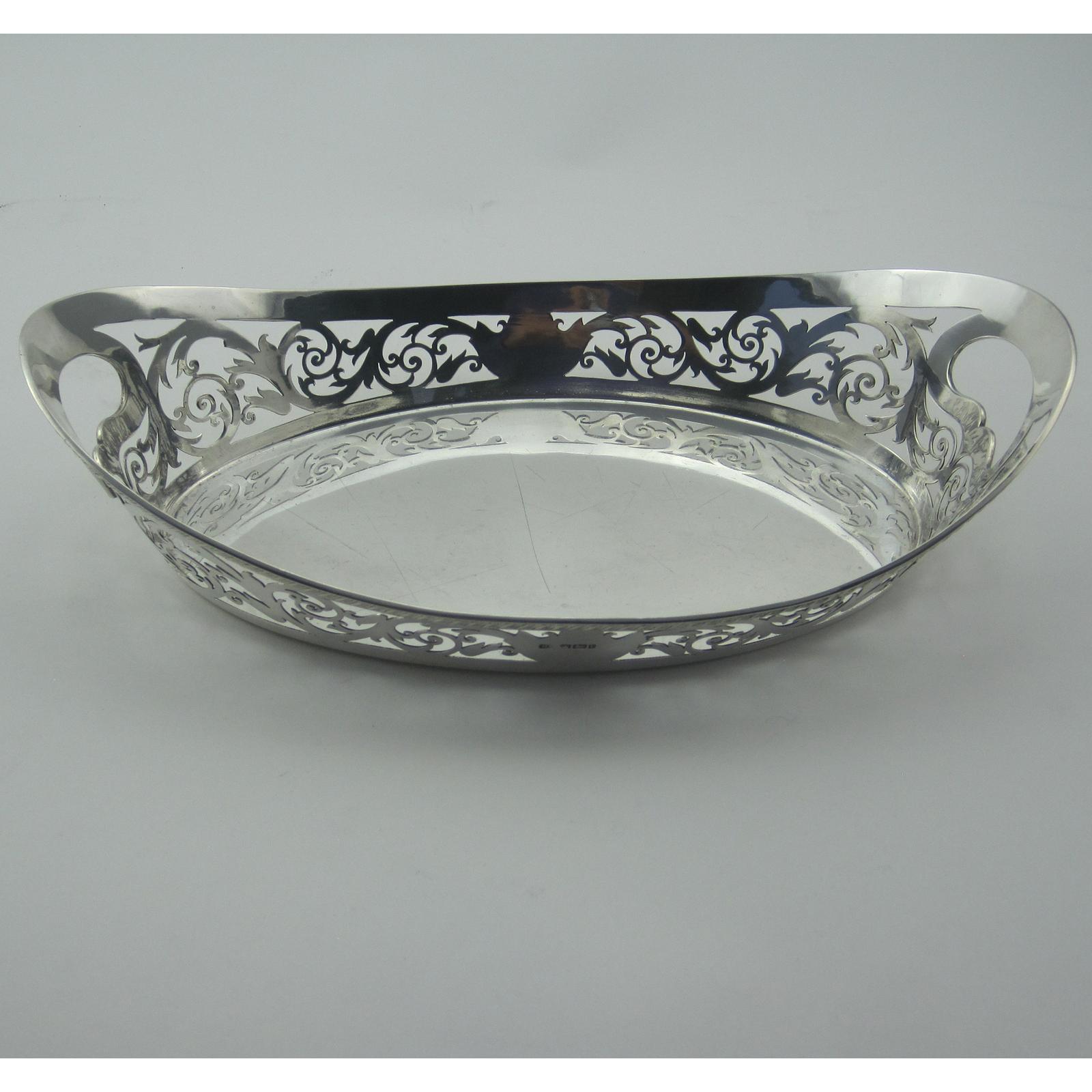 Elegant Edwardian Sterling Silver Bread or Roll Dish (1 of 7)