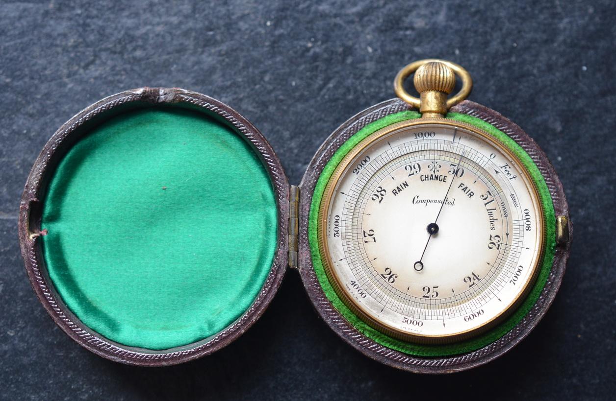 Travelling Pocket Barometer (1 of 4) Travelling Pocket Barometer (1 of 4)