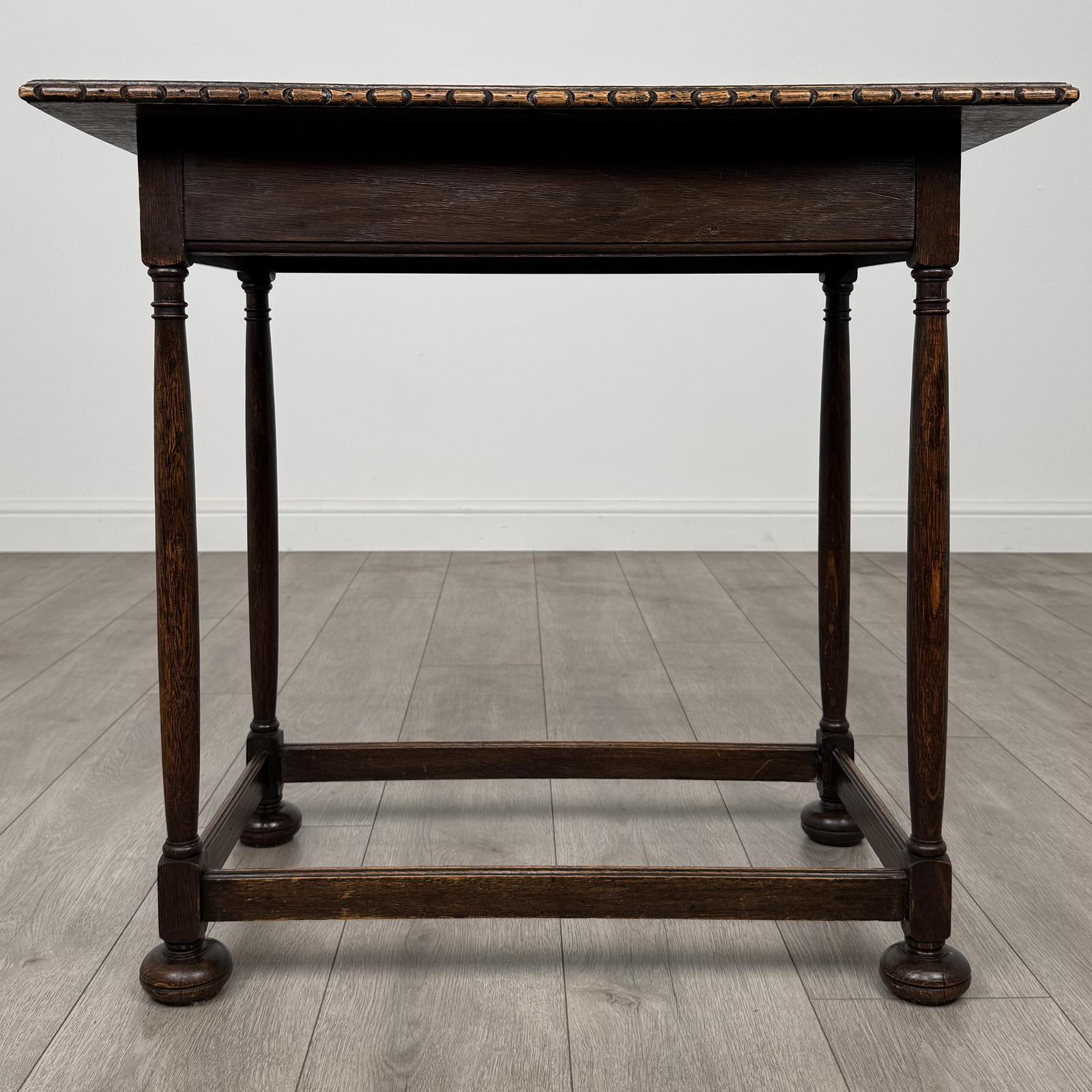 Antique 20th Century Good Quality Side Table in Oak (1 of 9)