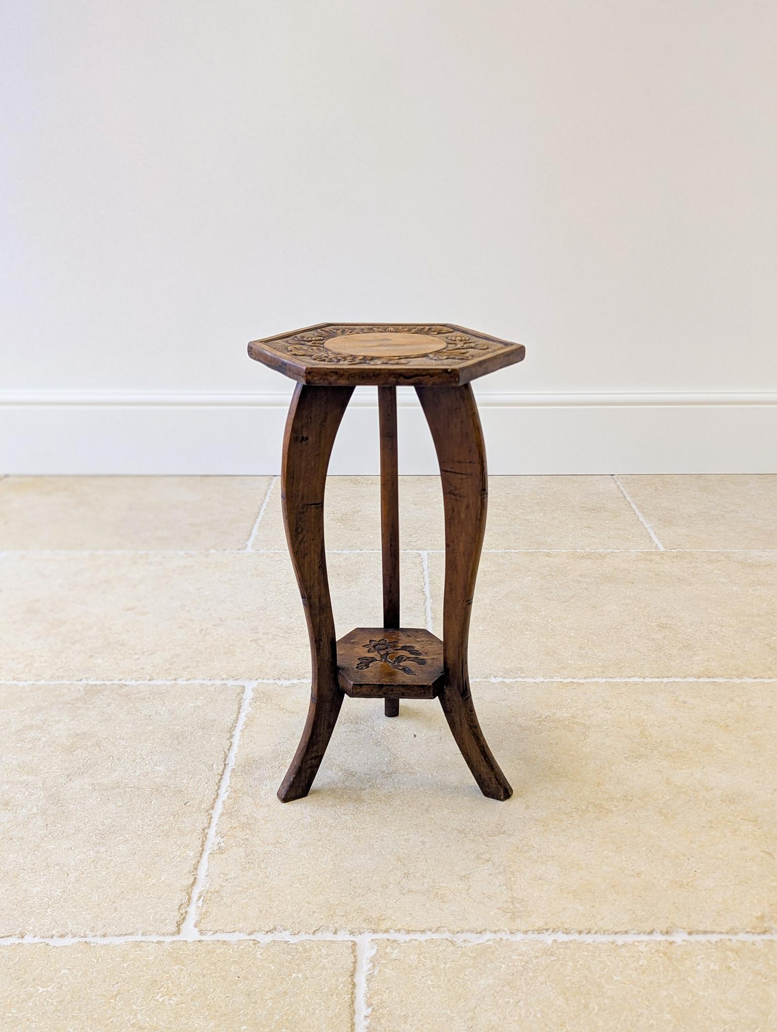 Antique Edwardian Walnut Tripod Plant Stand c.1910 (1 of 14) Antique Edwardian Walnut Tripod Plant Stand c.1910 (1 of 14)