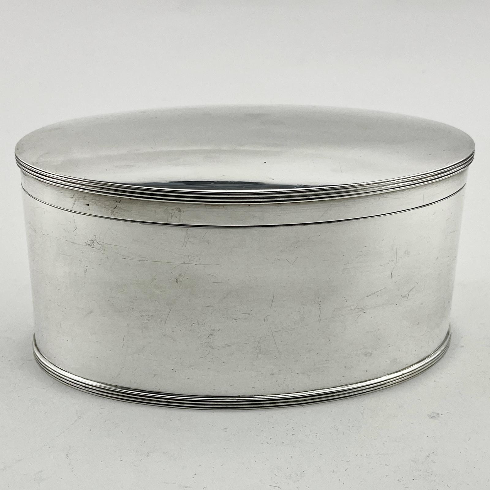 Impressive Large Oval Sterling Silver Biscuit or Trinket Box (1 of 6) Impressive Large Oval Sterling Silver Biscuit or Trinket Box (1 of 6)