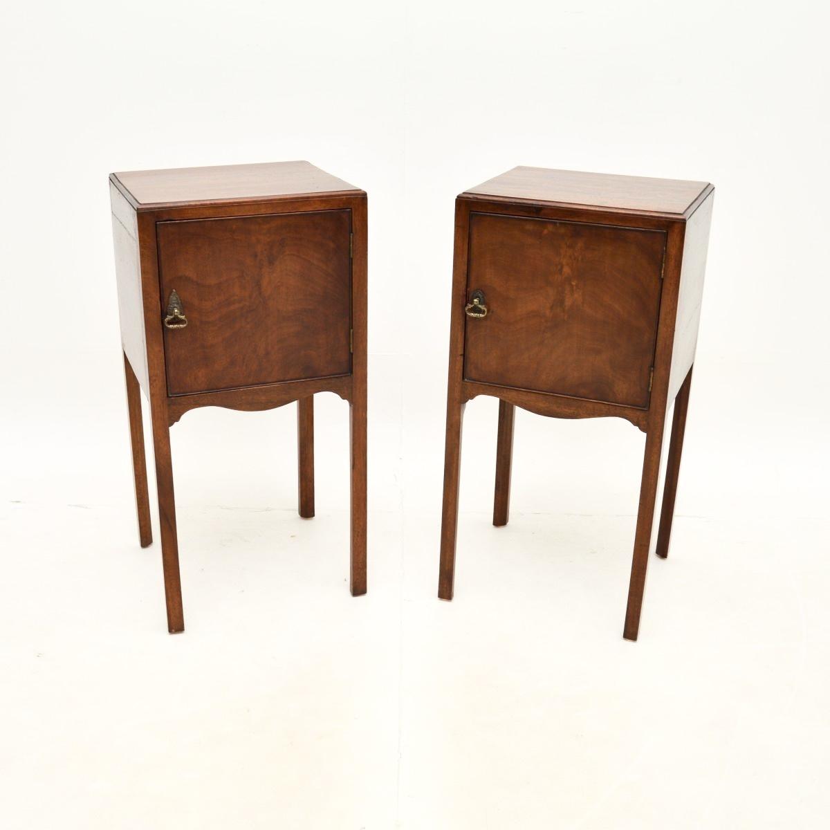 Pair of Antique Mahogany Bedside Cabinets (1 of 12) Pair of Antique Mahogany Bedside Cabinets (1 of 12)