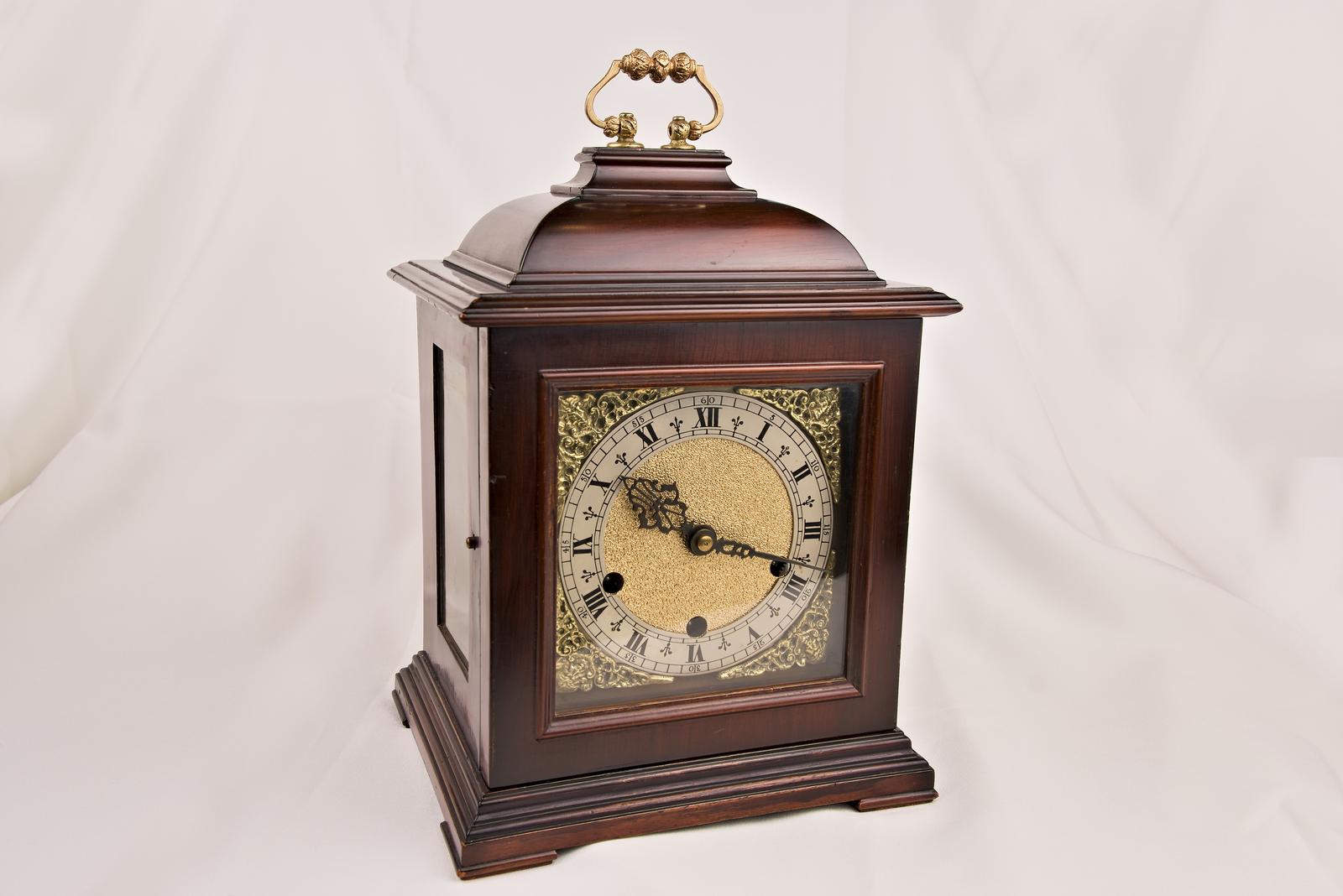 Westminster-Chime Mahogany Mantel / Bracket Clock (1 of 10)
