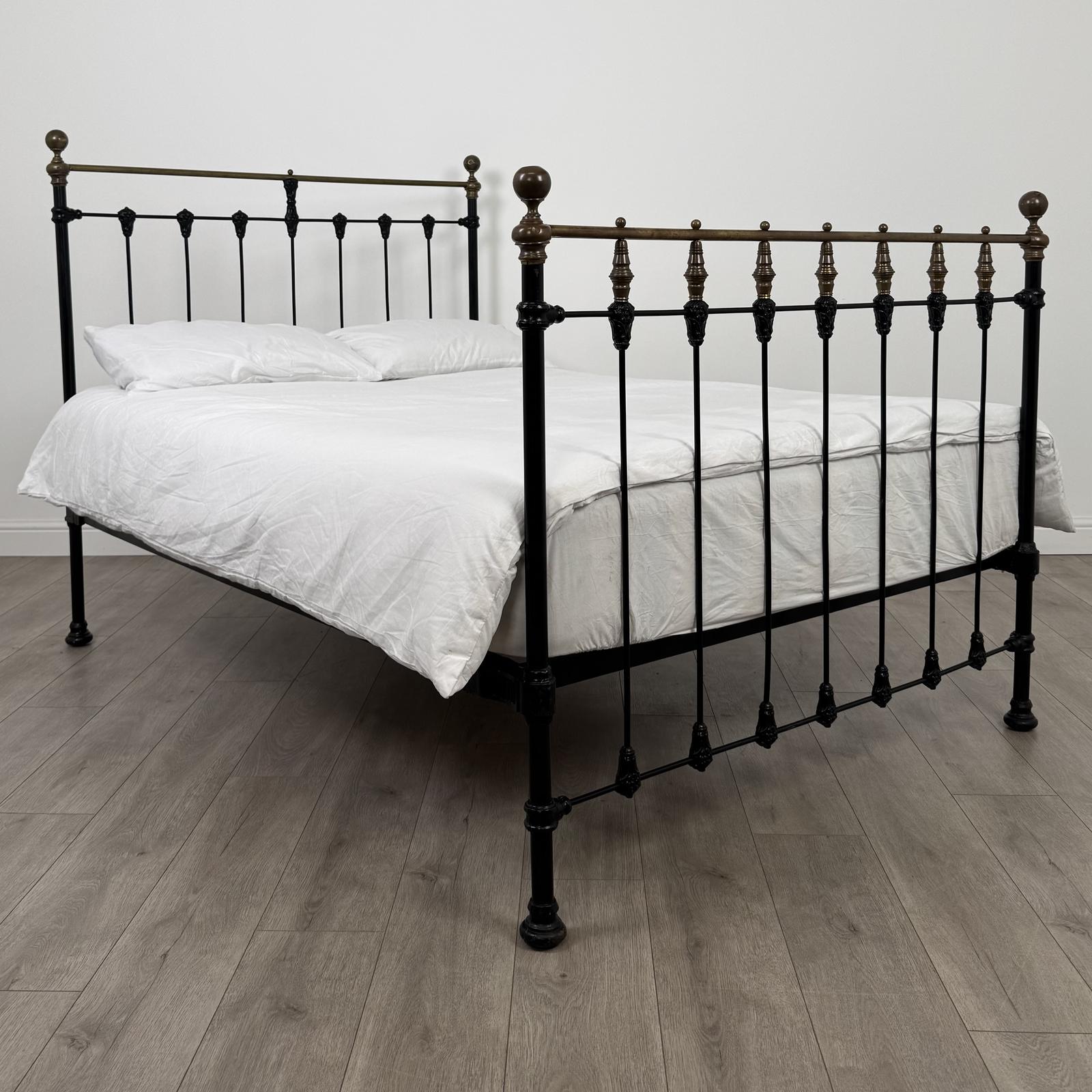 Antique 19th Century Good Quality Brass And Iron Double Bed (1 of 9)