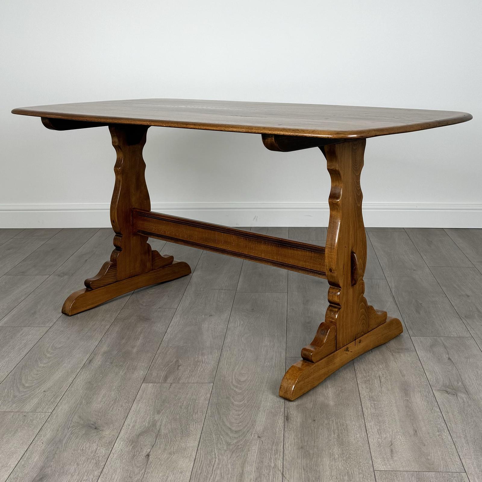 Antique 20th Century Ercol Dining Table in Elm (1 of 6) Antique 20th Century Ercol Dining Table in Elm (1 of 6)