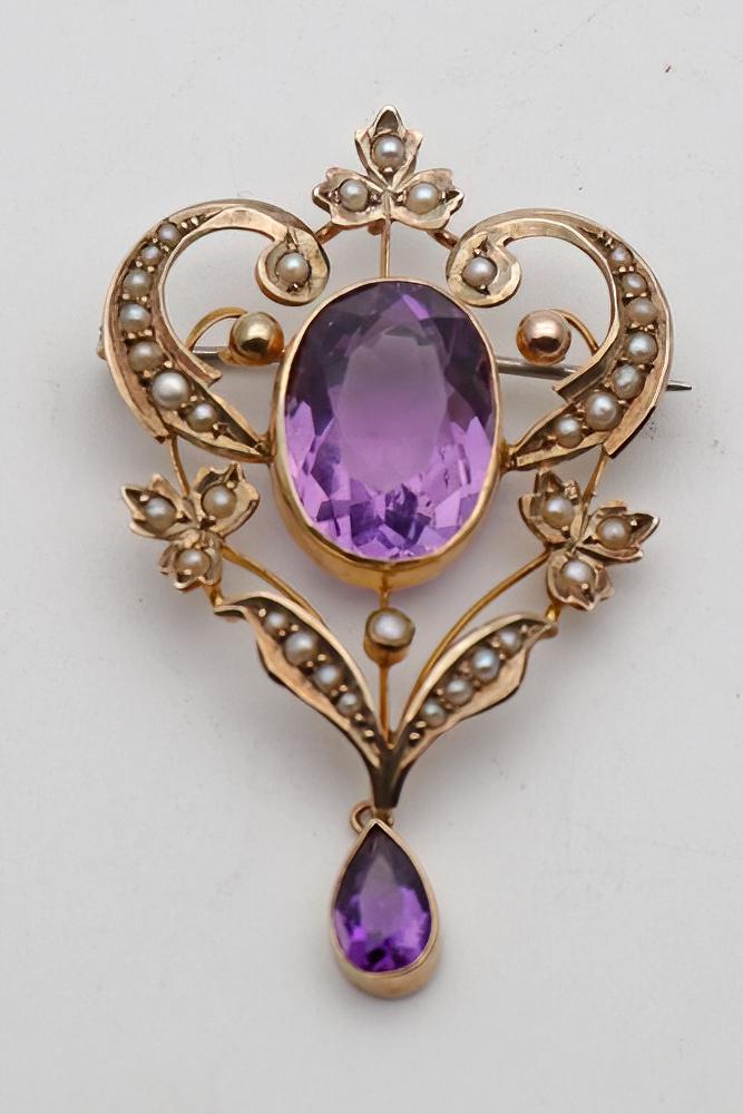 Art Nouveau Gold Pendant / Brooch (1 of 1) Art Nouveau Gold Pendant / Brooch (1 of 1)