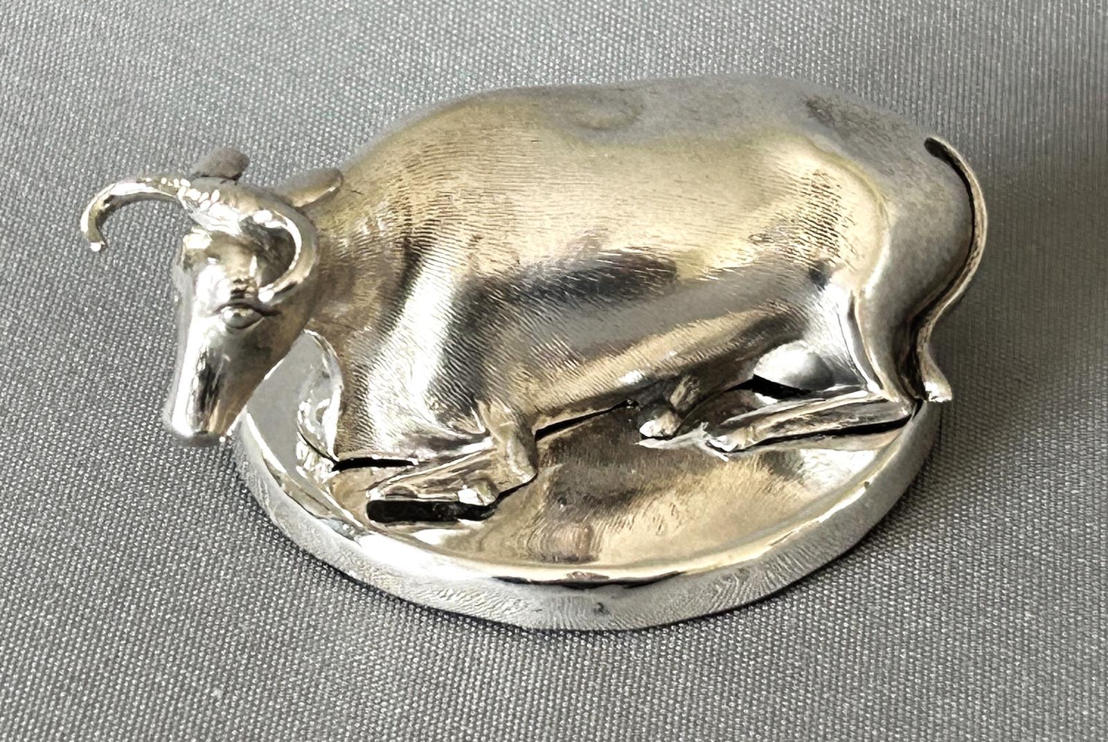 Superb Early Victorian Silver Cow Paperweight (1 of 5)
