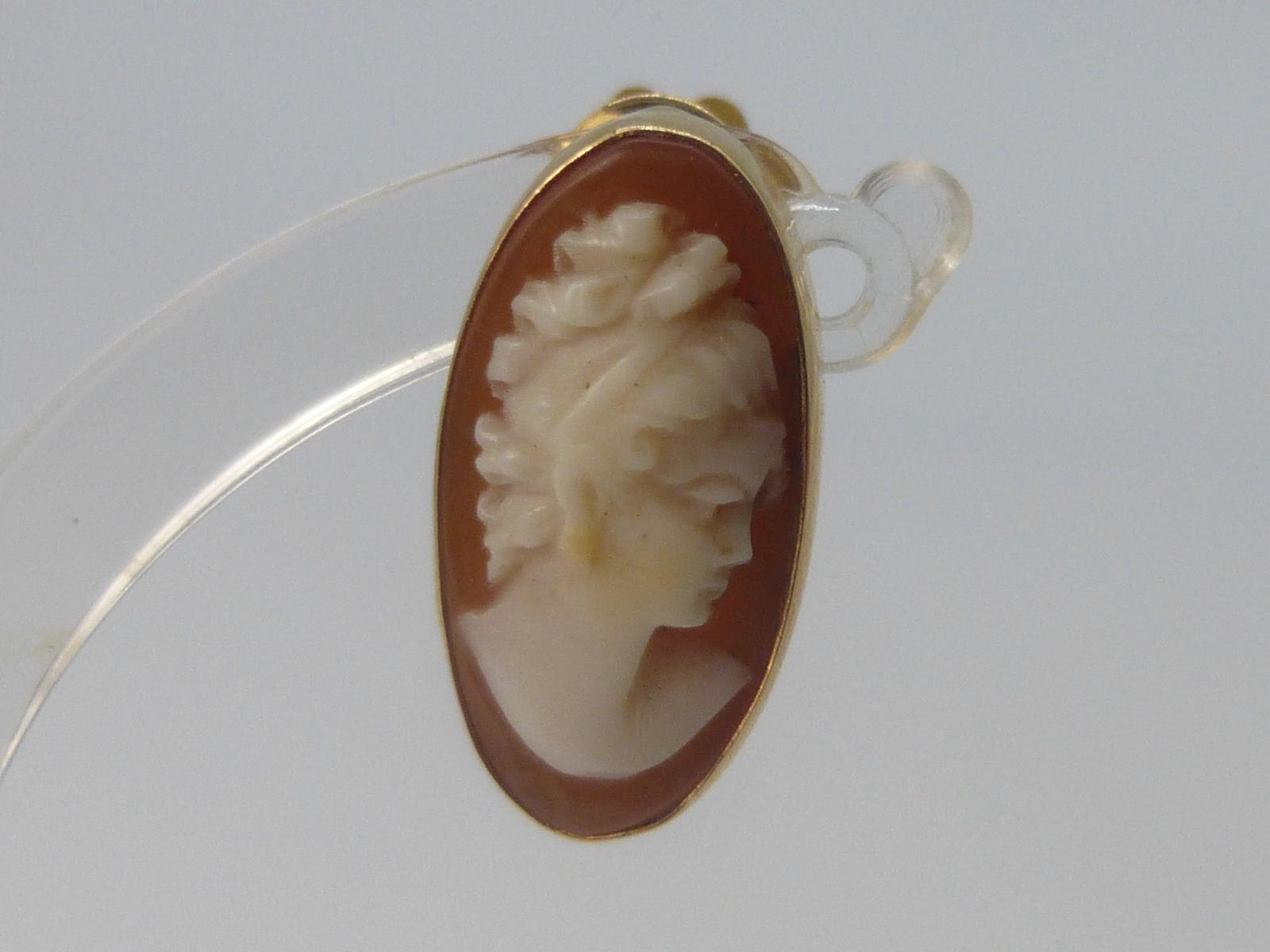 18ct Gold Cameo Earrings (1 of 7)