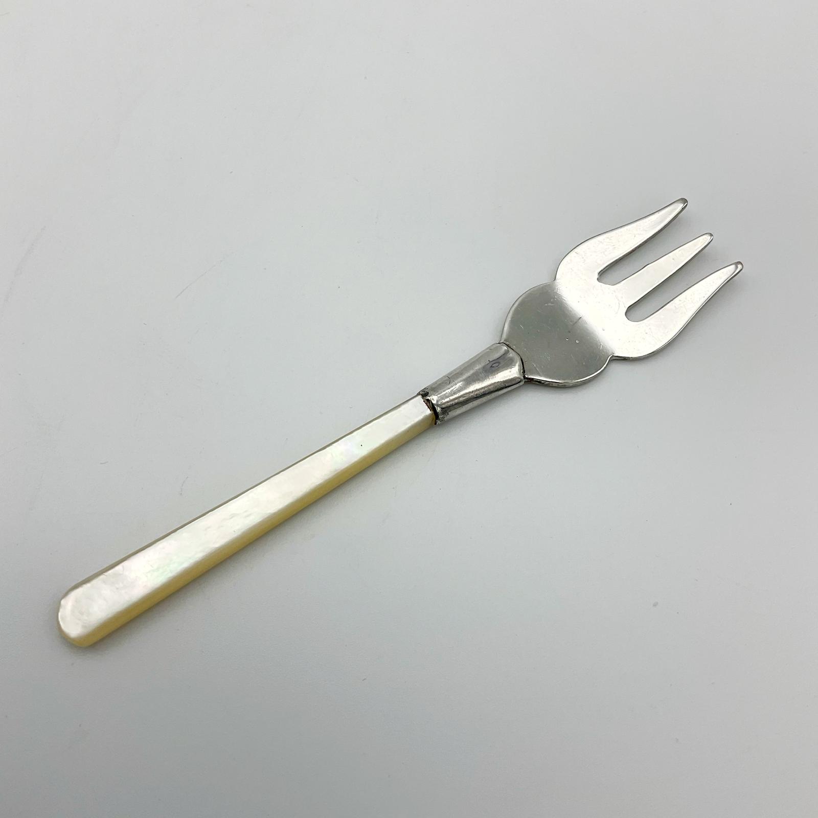 Small Silver Plated Olive Fork, Mother of Pearl Handle (1 of 8) Small Silver Plated Olive Fork, Mother of Pearl Handle (1 of 8)