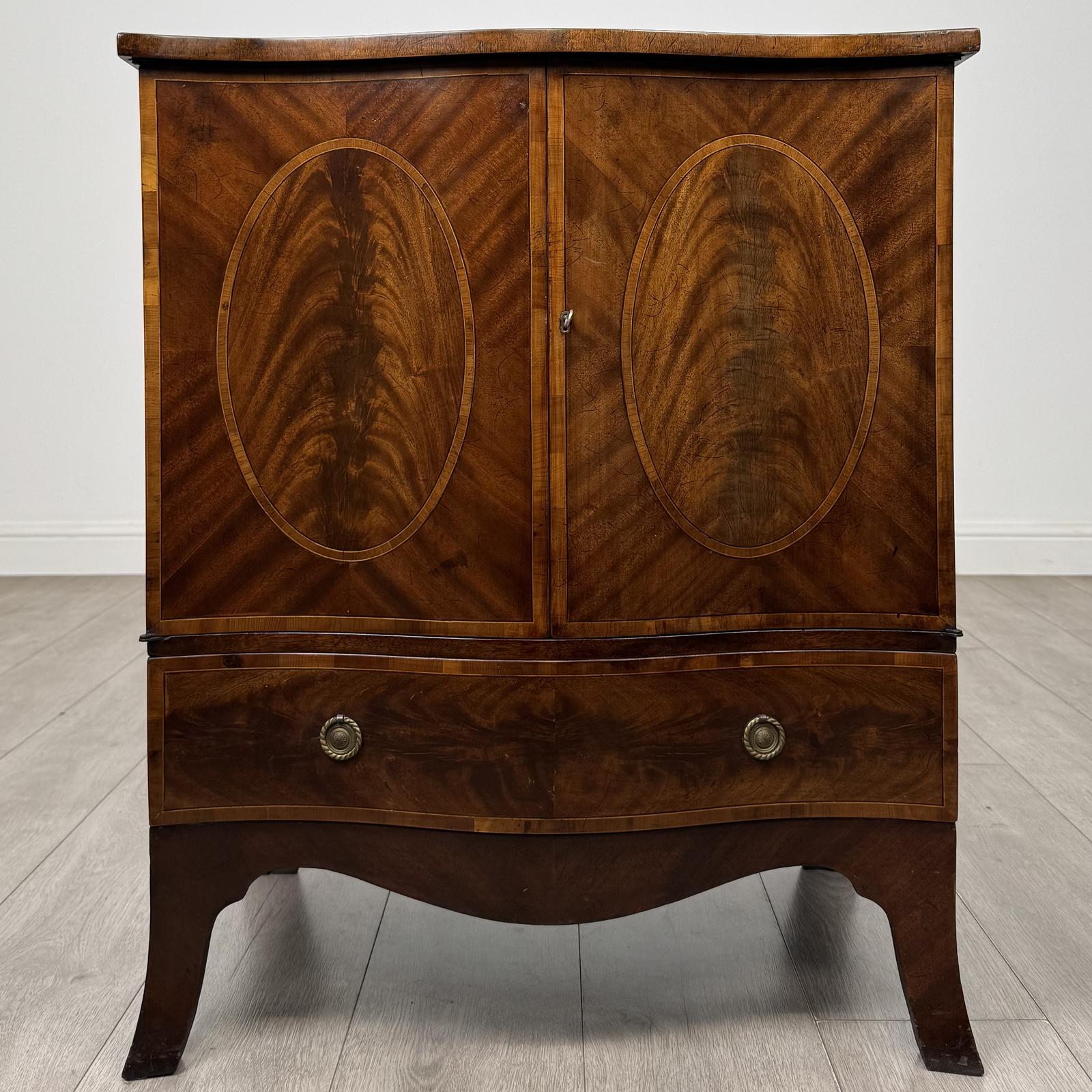 Antique 20th Century Serpentine Cupboard In Mahogany (1 of 12) Antique 20th Century Serpentine Cupboard In Mahogany (1 of 12)