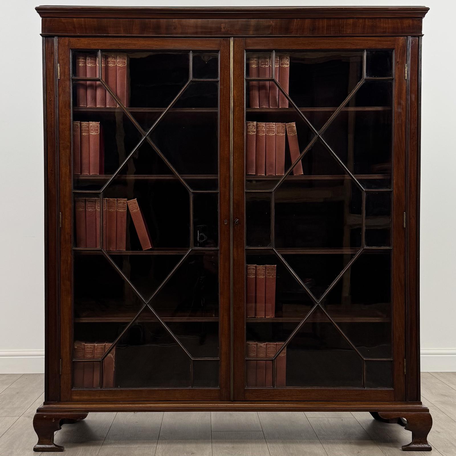 Antique 20th Century Good Quality Display Cabinet in Mahogany (1 of 11)