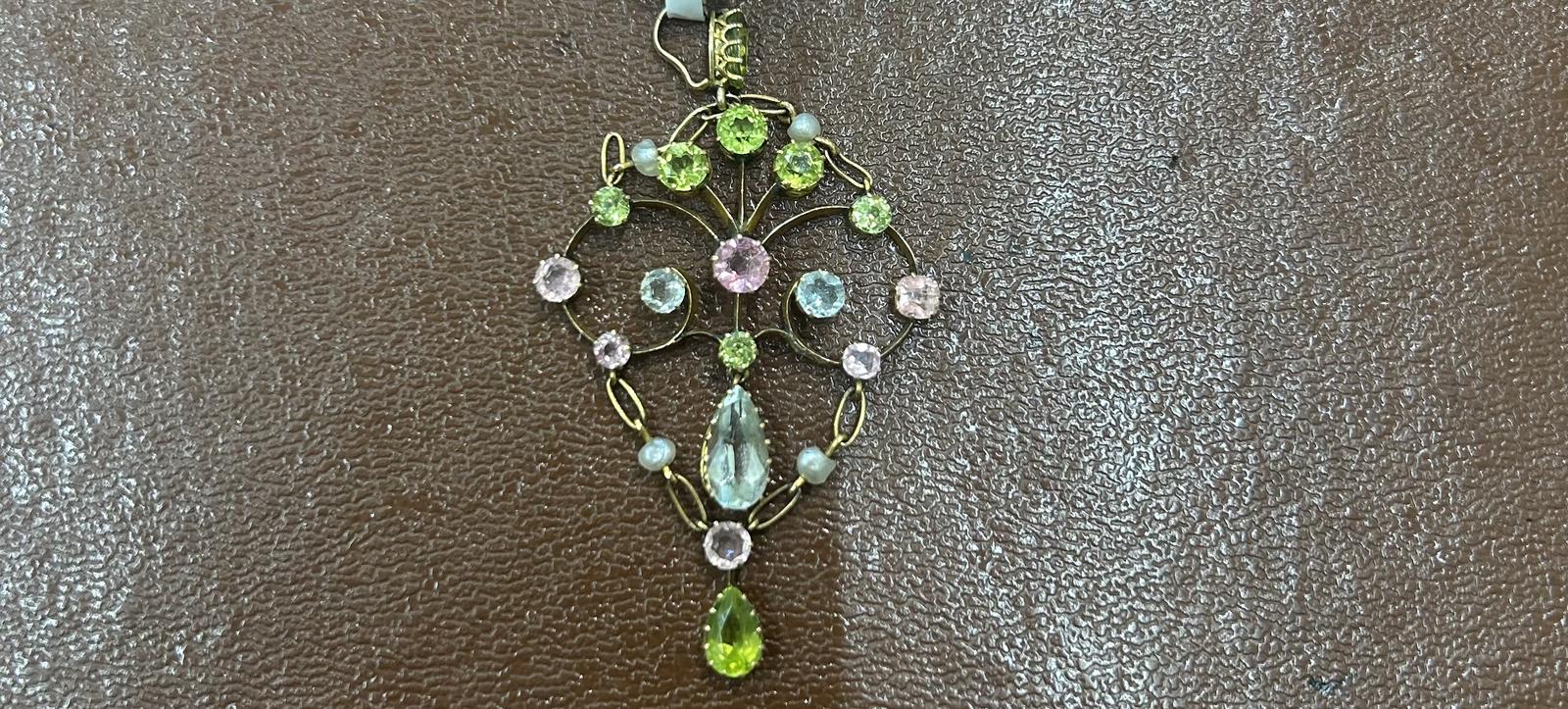 9ct Topaz Peridot & Pearl Pendant (1 of 2)