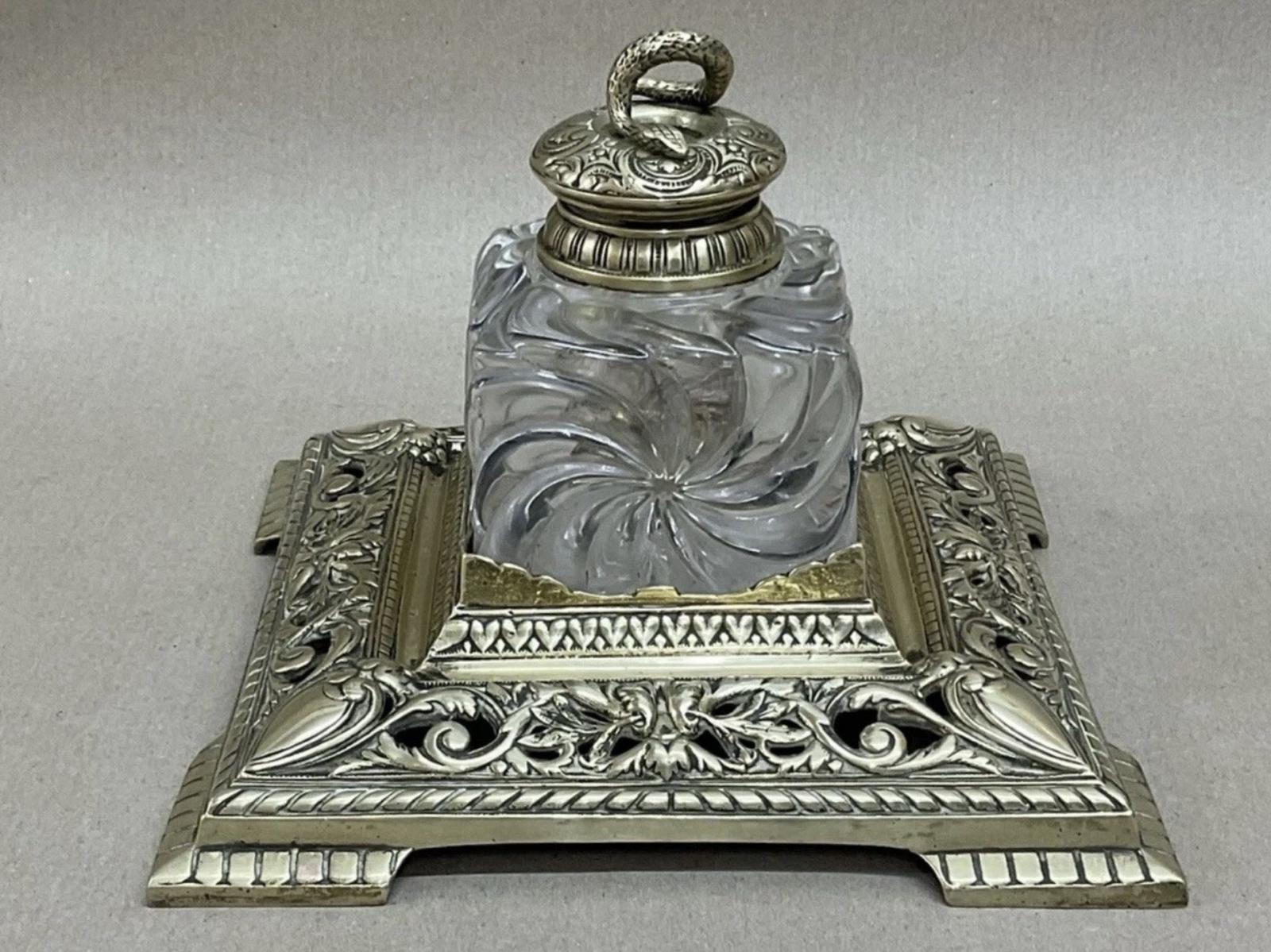 Aesthetic Movement Brass + Glass Desk Top Inkwell (1.9kg) Antique Victorian c.1880 (1 of 7) Aesthetic Movement Brass + Glass Desk Top Inkwell (1.9kg) Antique Victorian c.1880 (1 of 7)