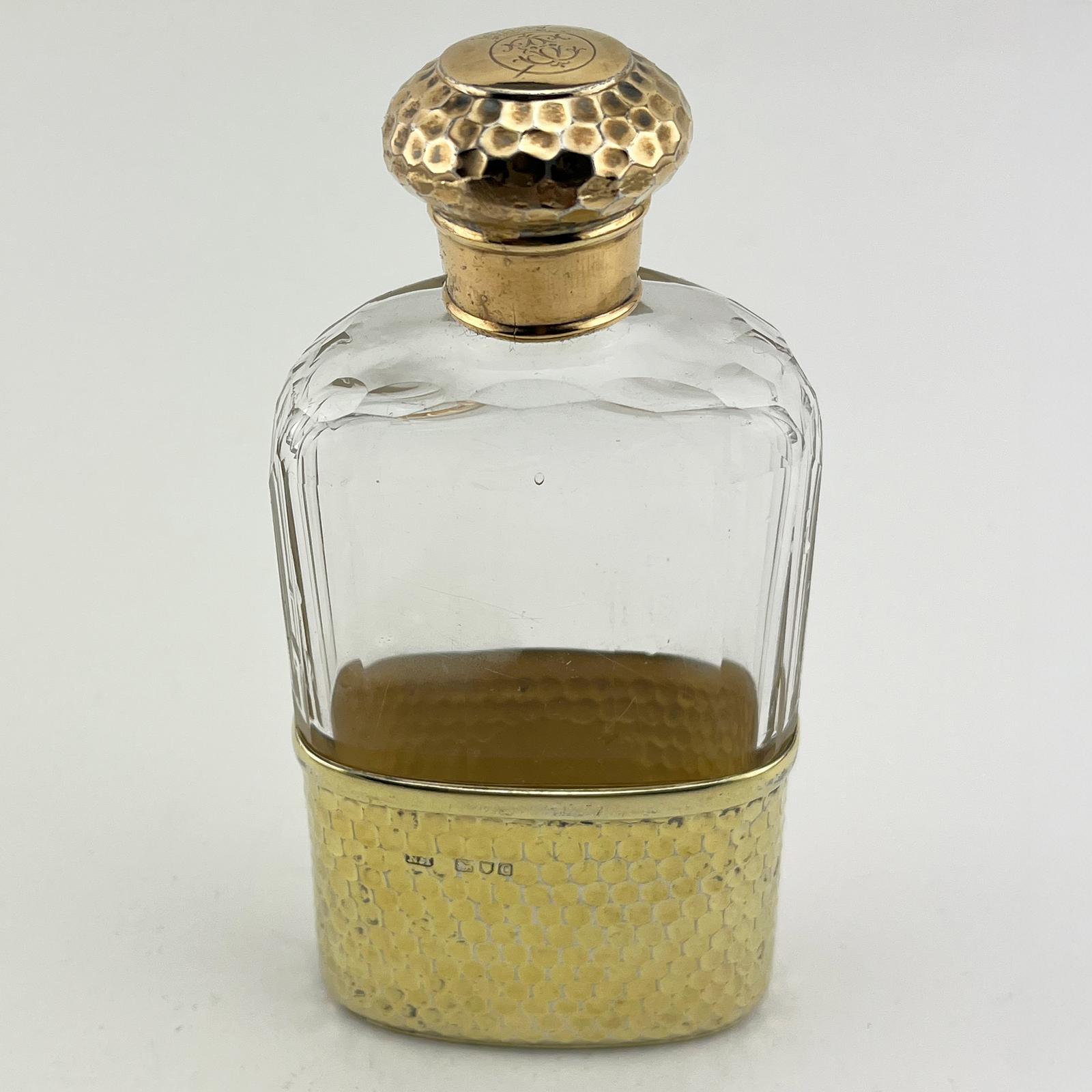 Superb Quality Sterling Silver Gilt Hip Flask (1 of 6)