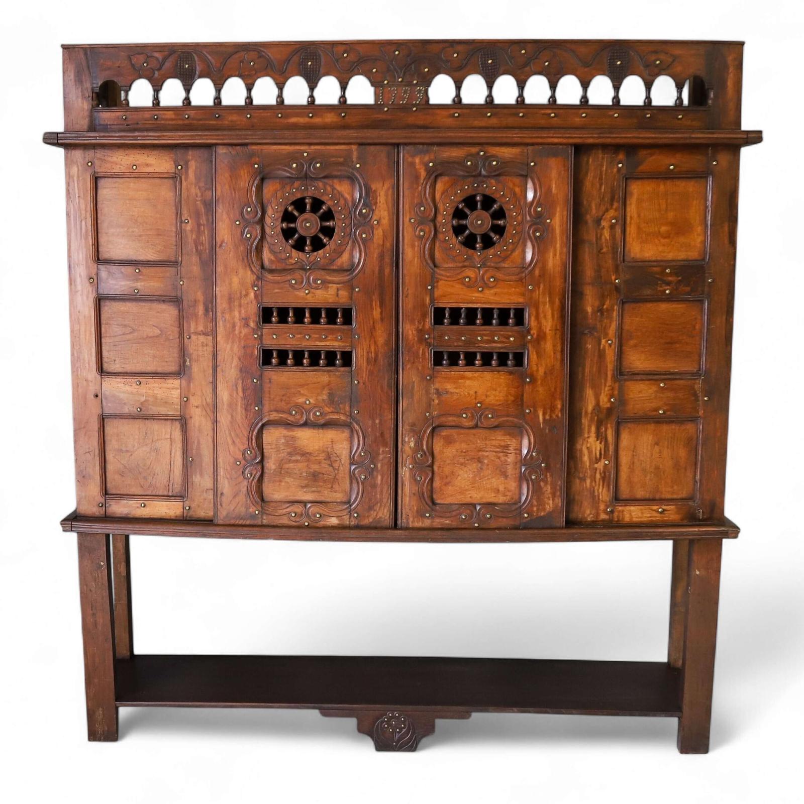 19th-Century Cabinet Crafted from Closed Bed Front (lit-clos) - Cornouaille, Brittany (1 of 15)